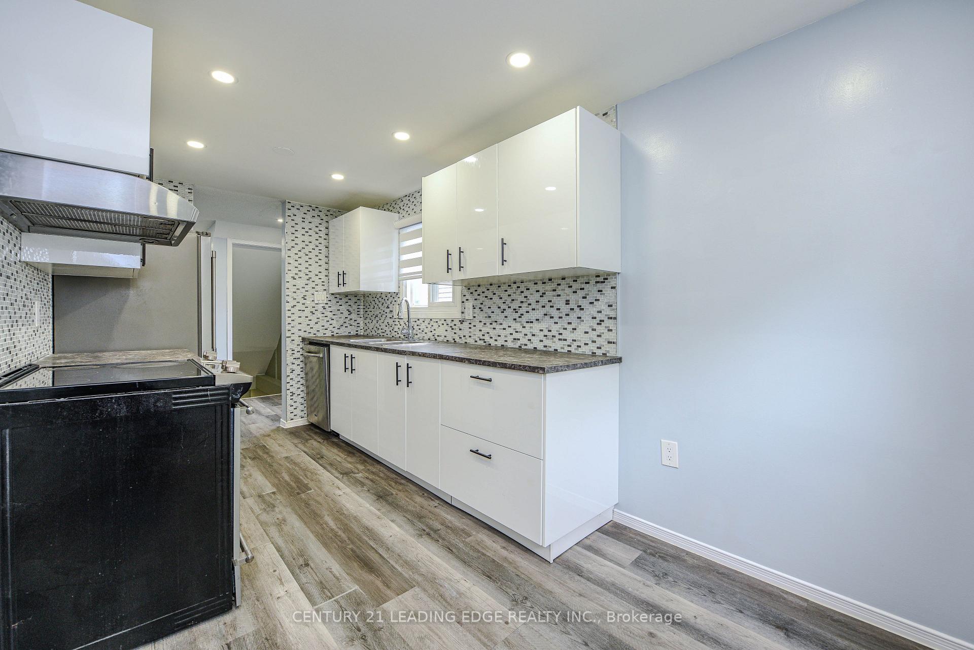 Photo 12 of 169 Hickling Trail, Barrie, Grove East — HOMEH