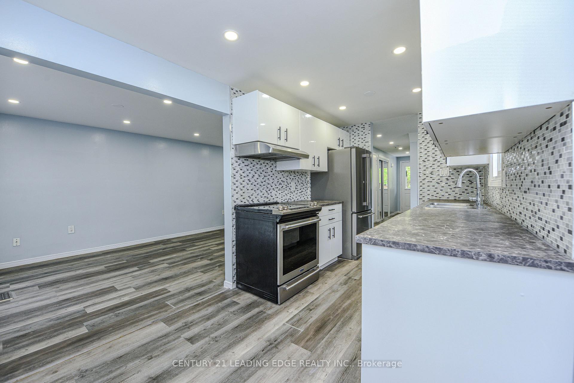 Photo 13 of 169 Hickling Trail, Barrie, Grove East — HOMEH