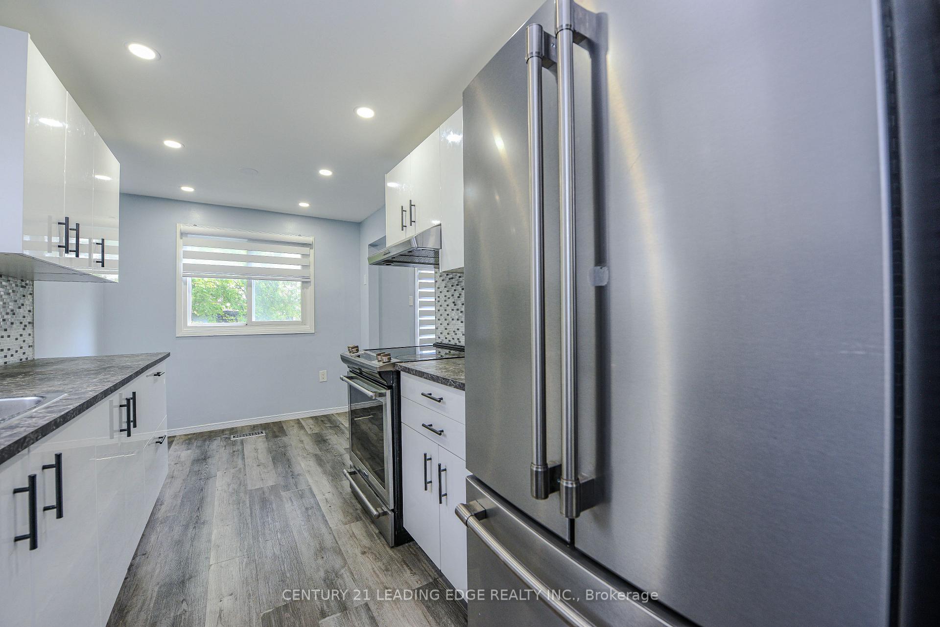 Photo 18 of 169 Hickling Trail, Barrie, Grove East — HOMEH