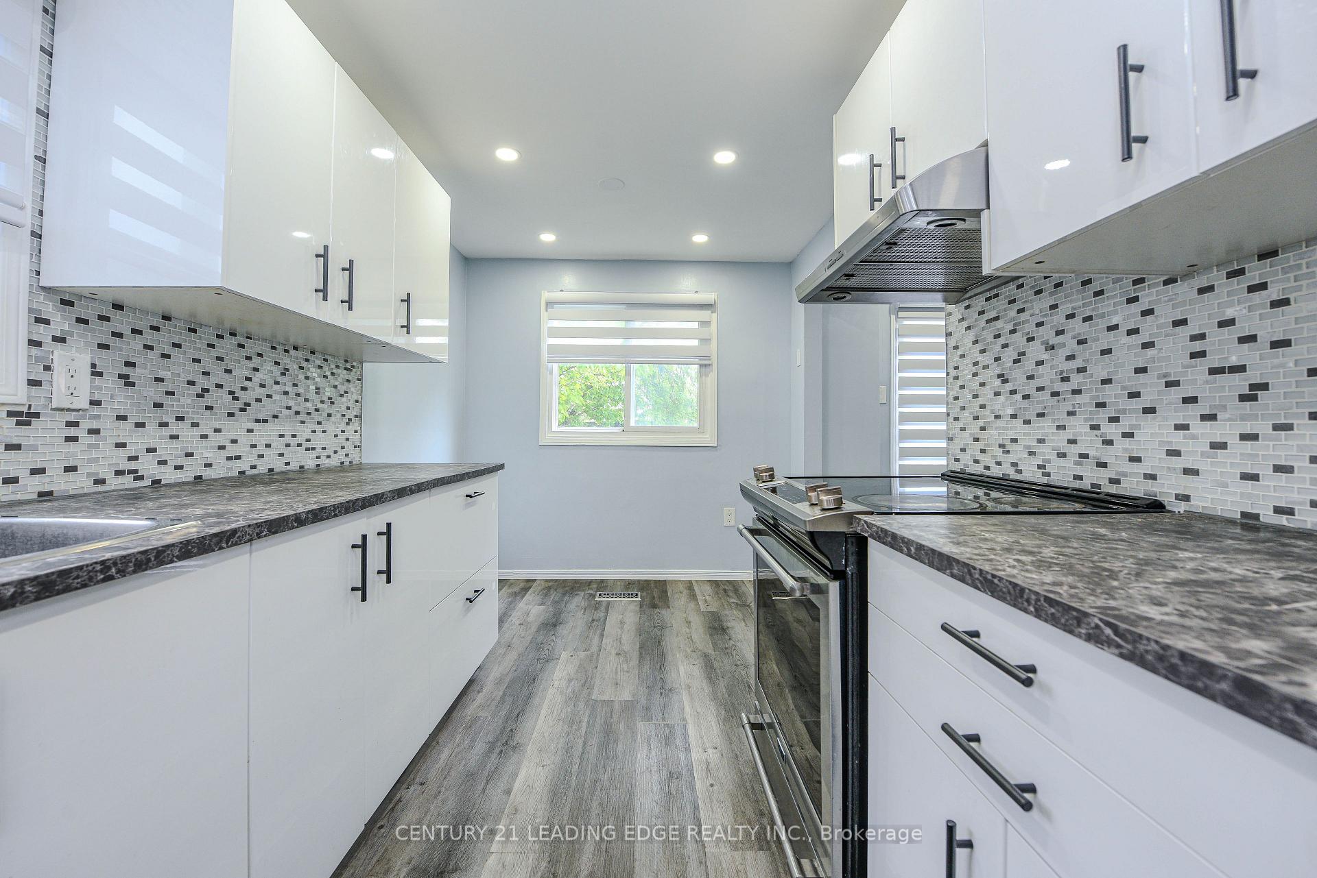 Photo 19 of 169 Hickling Trail, Barrie, Grove East — HOMEH