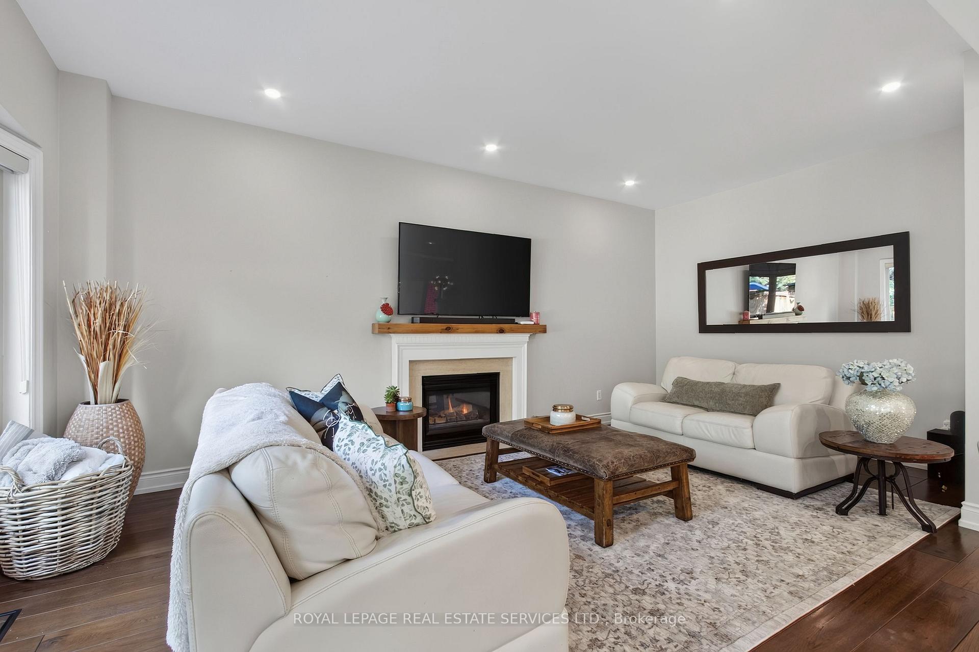 Photo 13 of 2329 Glenfield Road, Oakville, West Oak Trails — HOMEH