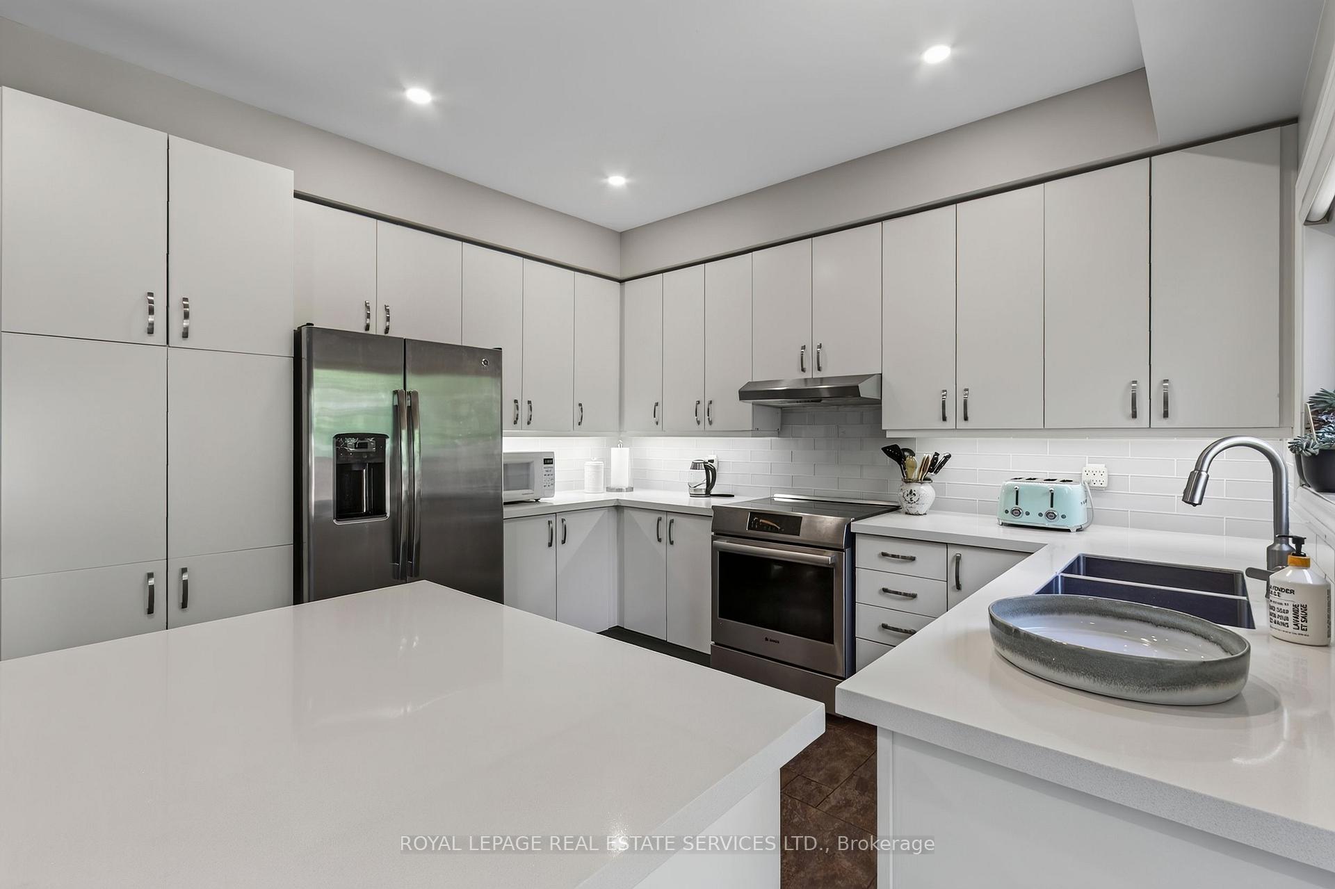 Photo 17 of 2329 Glenfield Road, Oakville, West Oak Trails — HOMEH