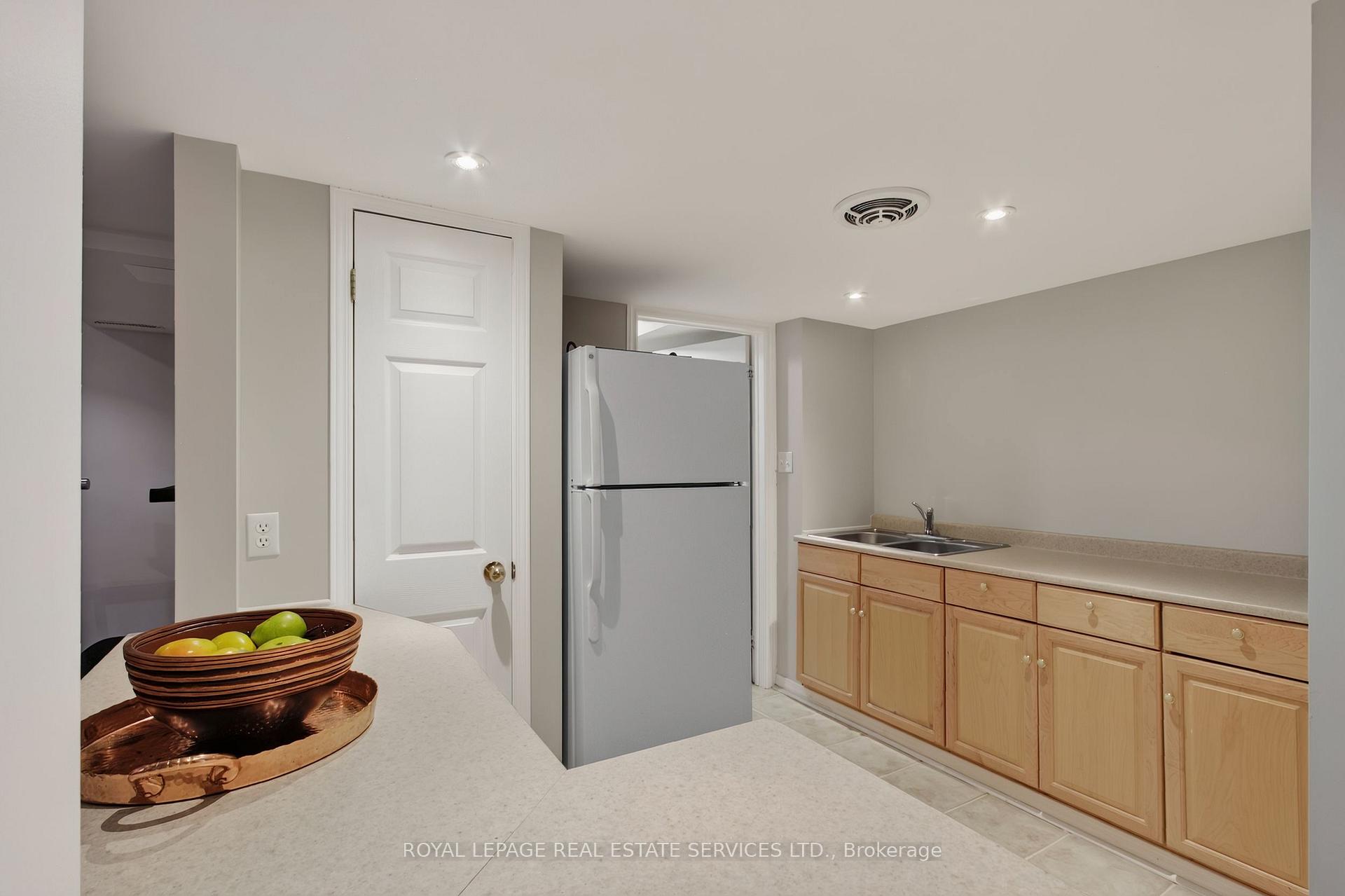 Photo 33 of 2329 Glenfield Road, Oakville, West Oak Trails — HOMEH