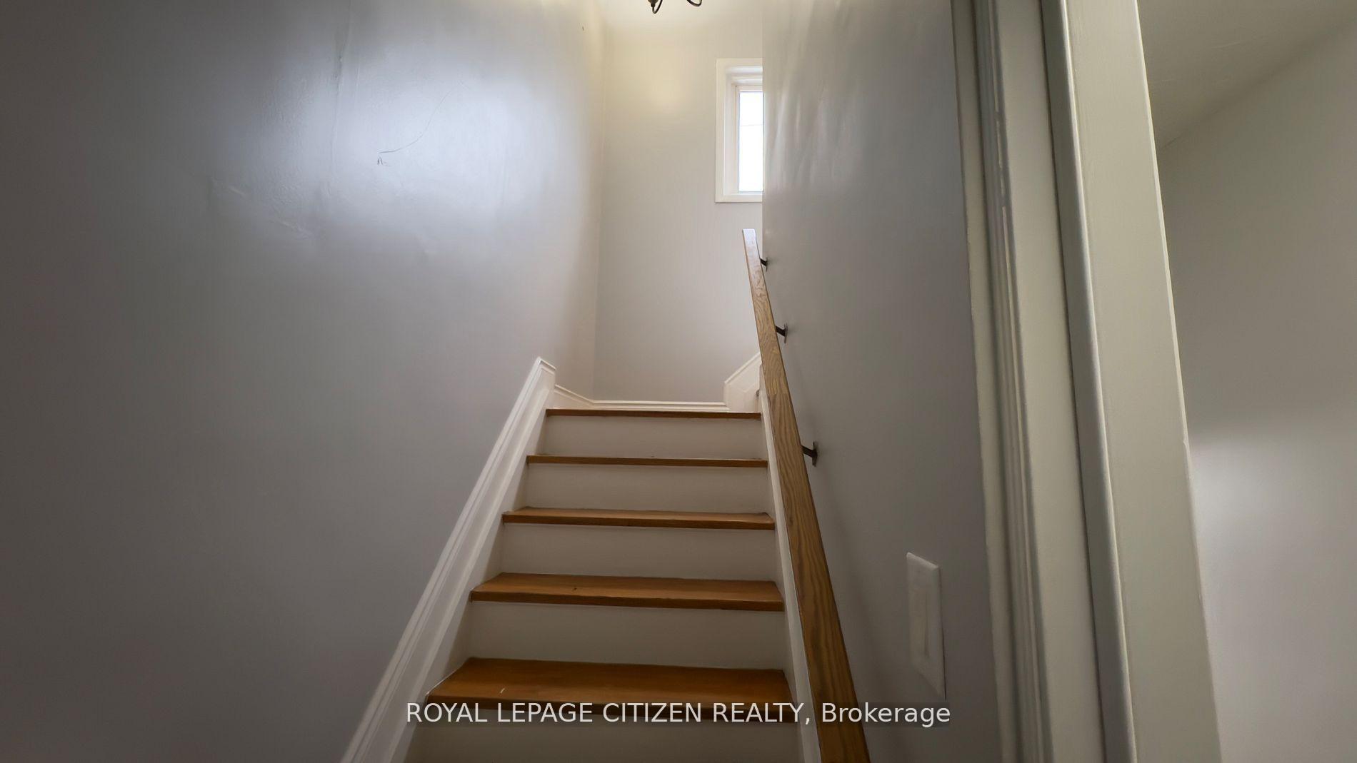 Photo 4 of Unit UPPER, 199 Habitant Drive, North York, Humbermede — HOMEH