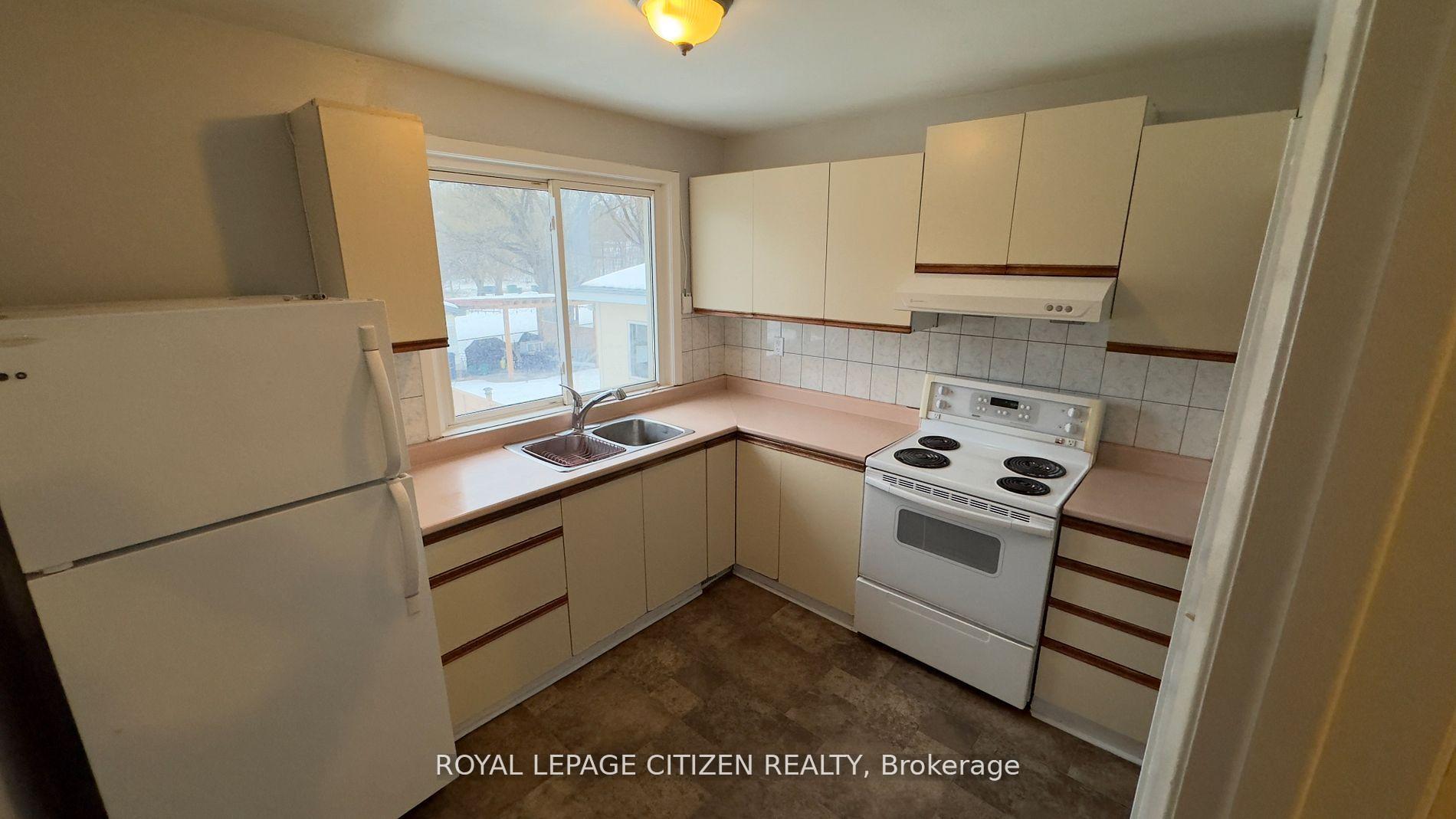 Photo 11 of Unit UPPER, 199 Habitant Drive, North York, Humbermede — HOMEH