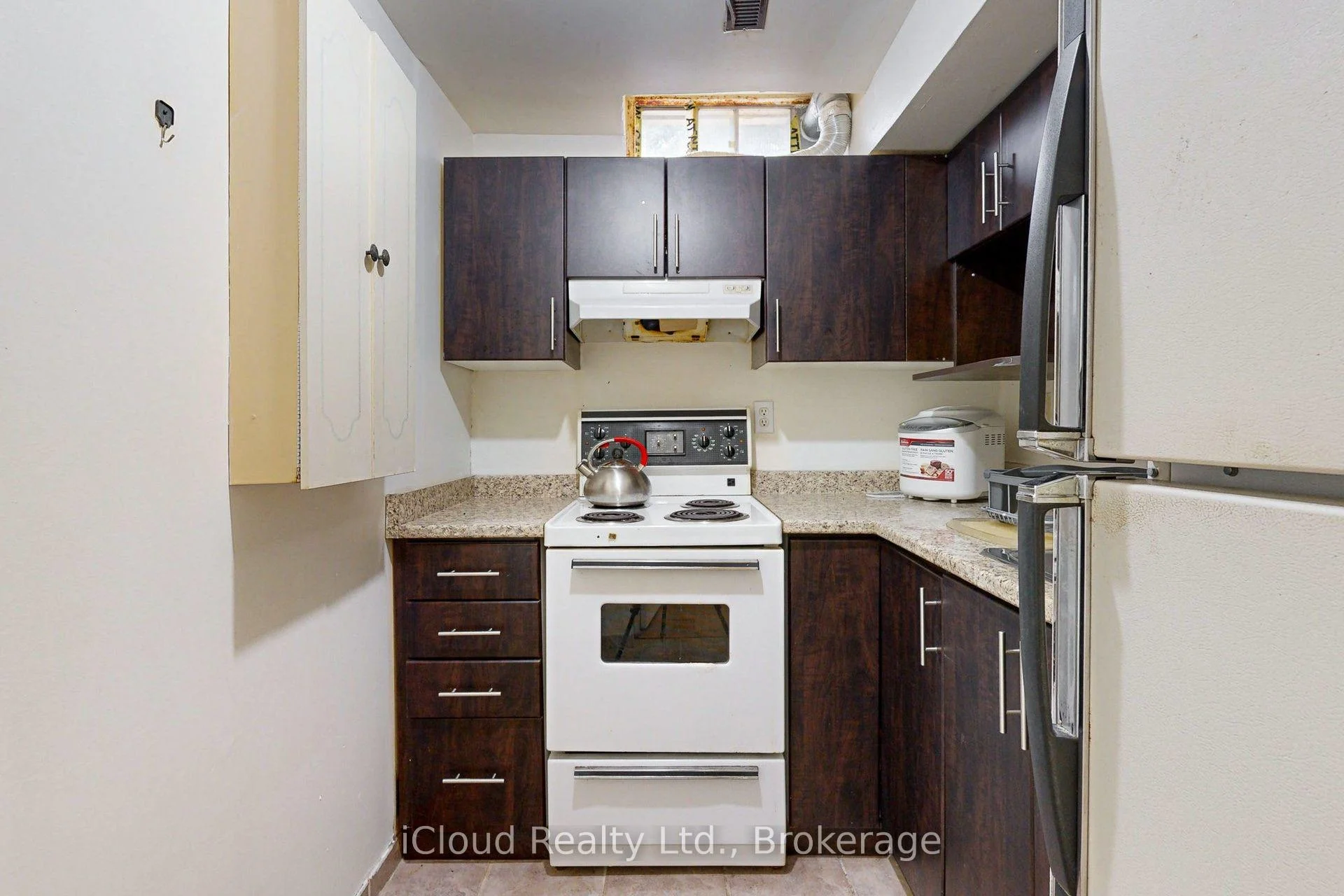 Photo 9 of Unit Lower, 50 Denlow Drive, Brampton, Fletcher's West — HOMEH