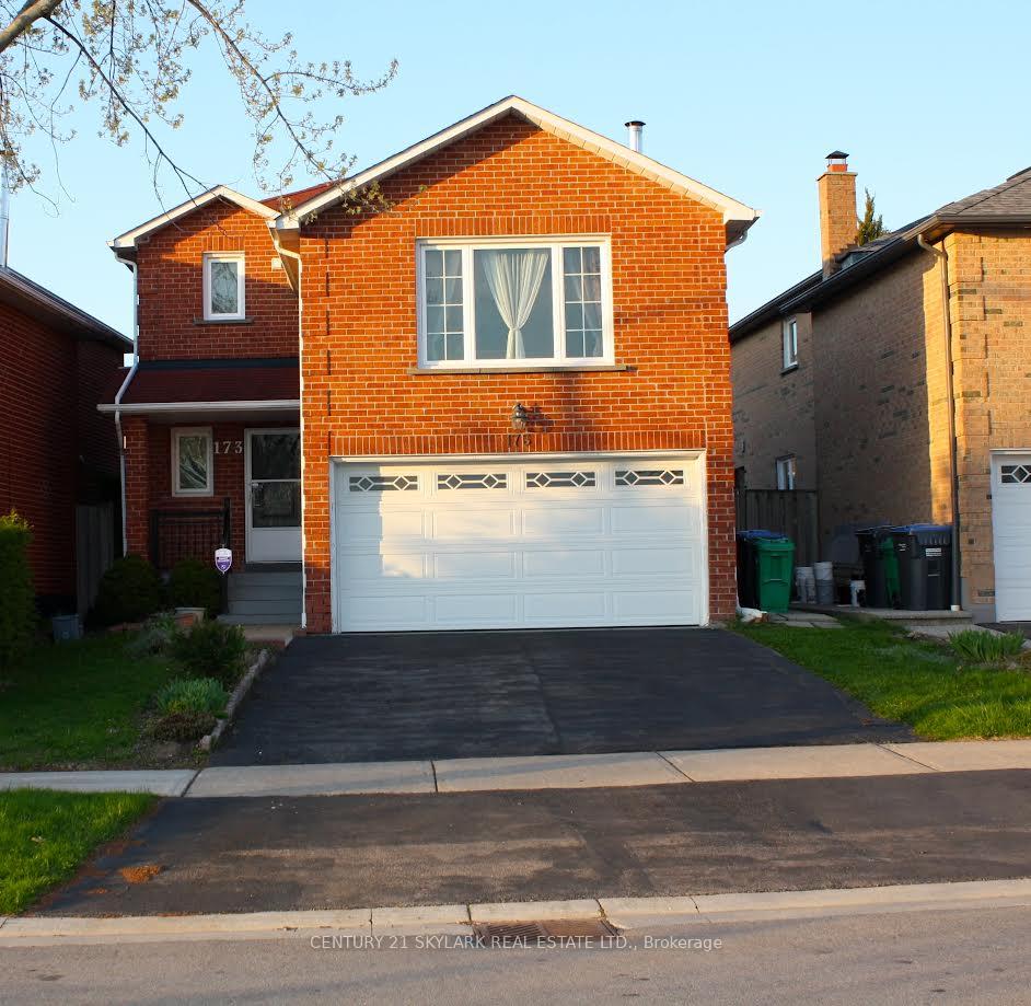 Photo 2 of 173 Lech Walesa Drive, Mississauga, Fairview — HOMEH