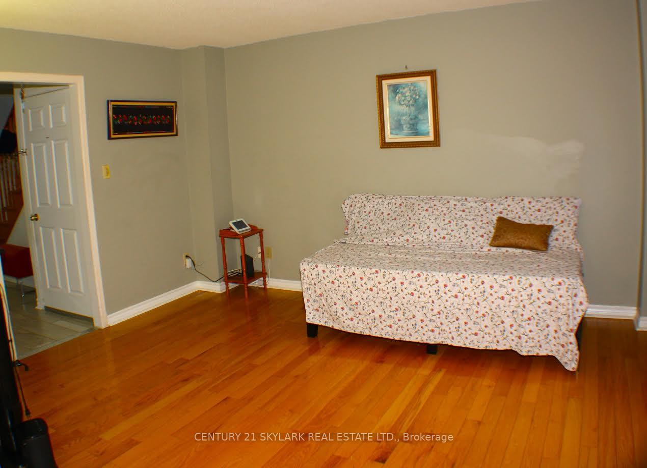 Photo 7 of 173 Lech Walesa Drive, Mississauga, Fairview — HOMEH