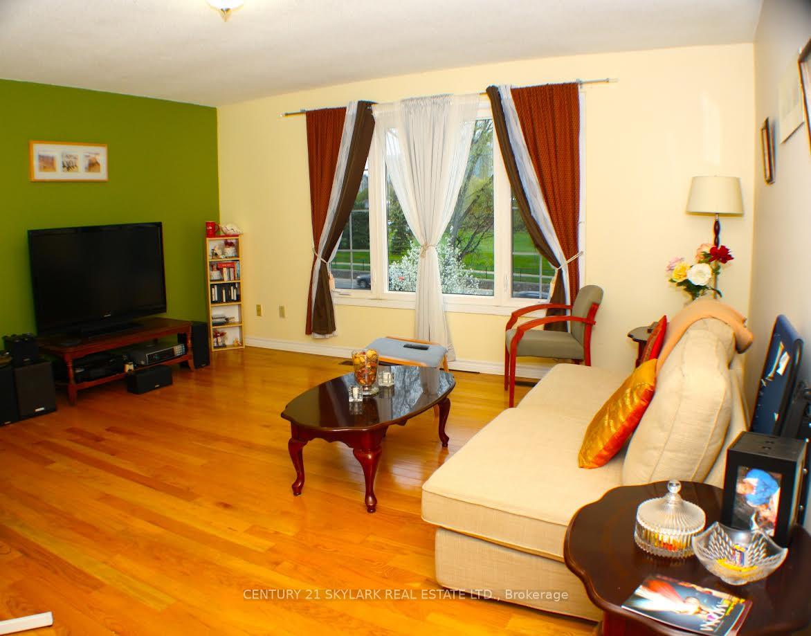 Photo 8 of 173 Lech Walesa Drive, Mississauga, Fairview — HOMEH