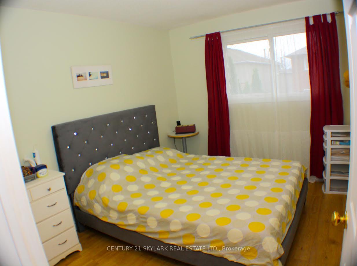 Photo 12 of 173 Lech Walesa Drive, Mississauga, Fairview — HOMEH