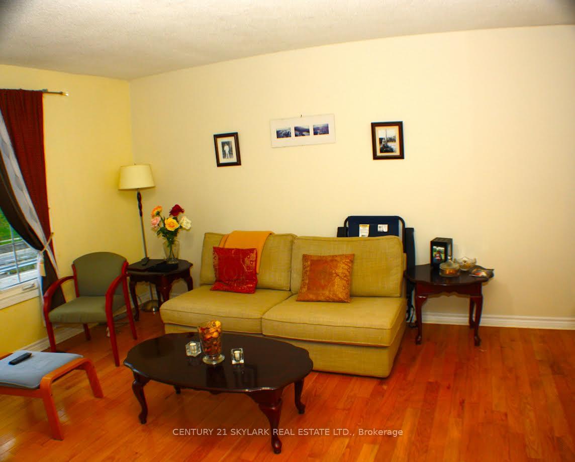 Photo 14 of 173 Lech Walesa Drive, Mississauga, Fairview — HOMEH