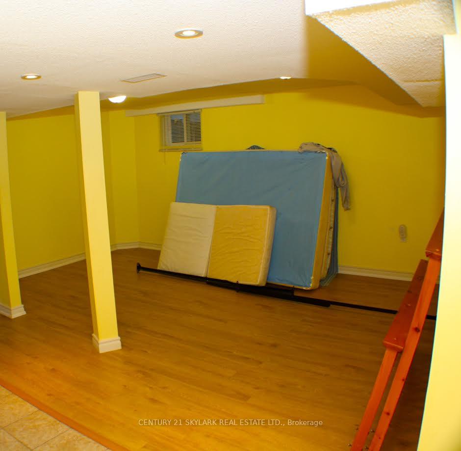 Photo 17 of 173 Lech Walesa Drive, Mississauga, Fairview — HOMEH