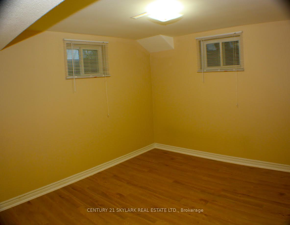 Photo 18 of 173 Lech Walesa Drive, Mississauga, Fairview — HOMEH