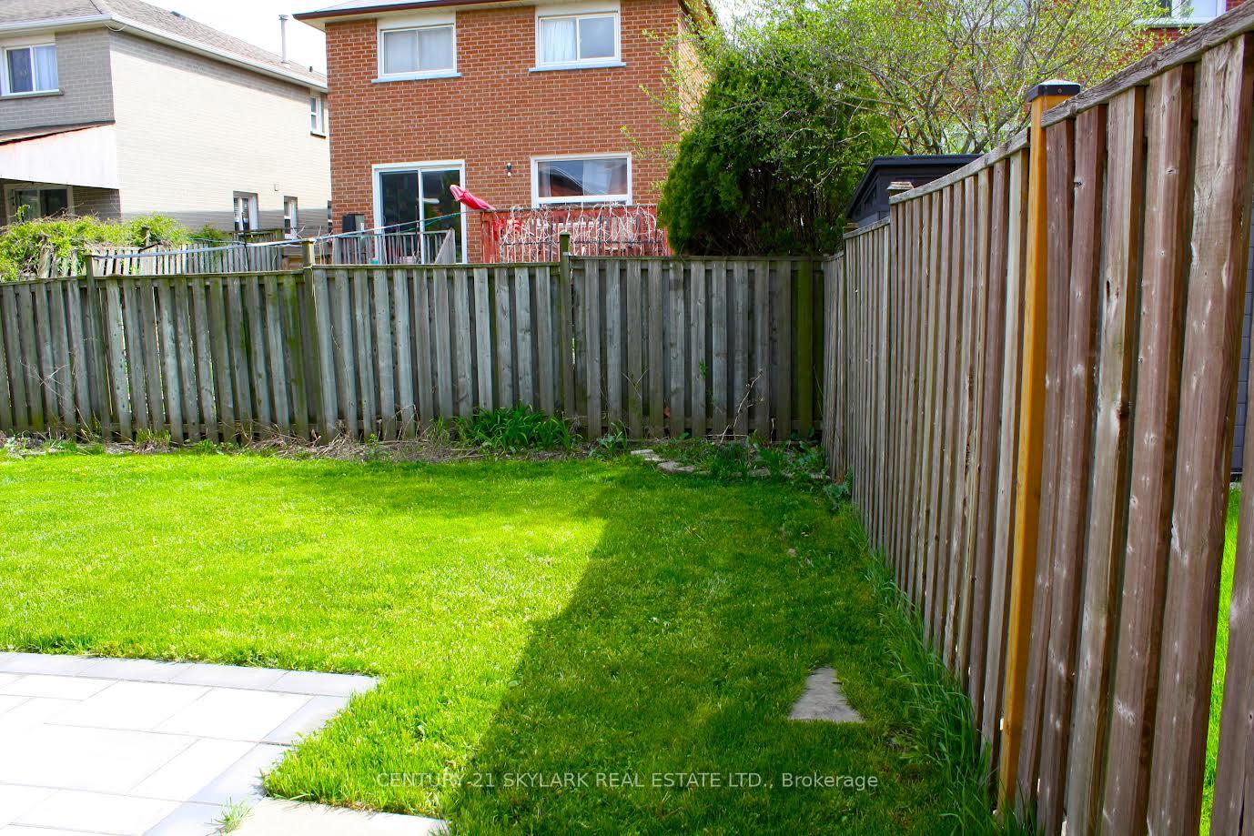 Photo 20 of 173 Lech Walesa Drive, Mississauga, Fairview — HOMEH