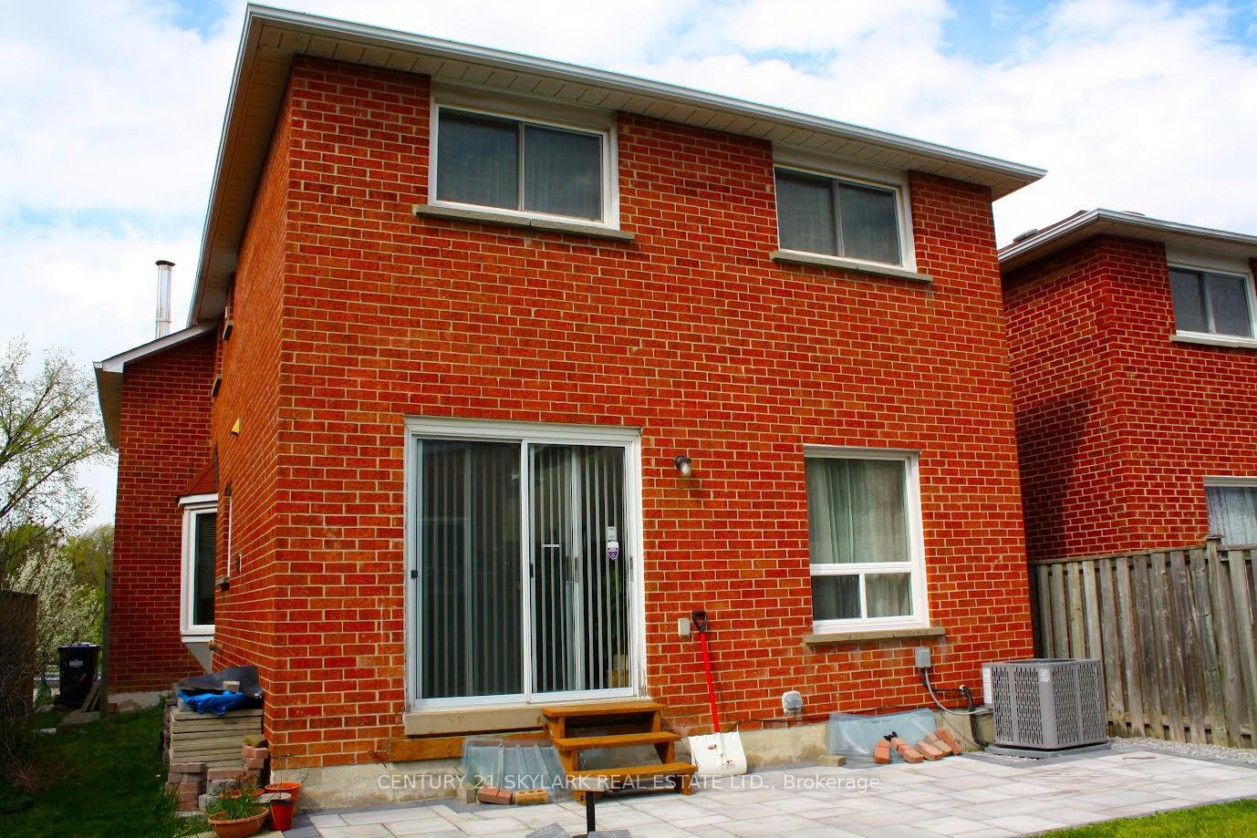 Photo 21 of 173 Lech Walesa Drive, Mississauga, Fairview — HOMEH