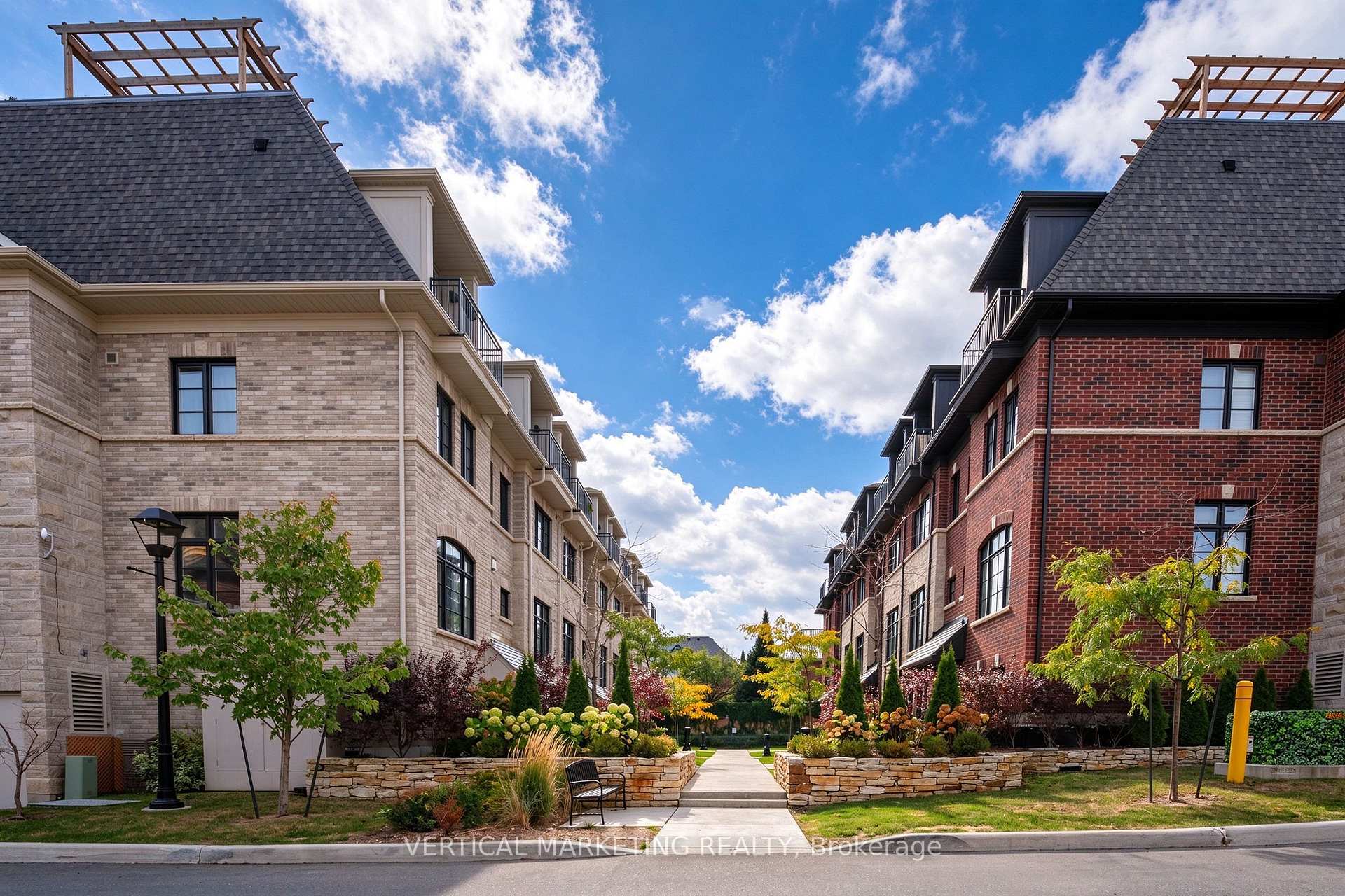 Photo 1 of Unit 72, 40 Lunar Crescent, Mississauga, Streetsville — HOMEH