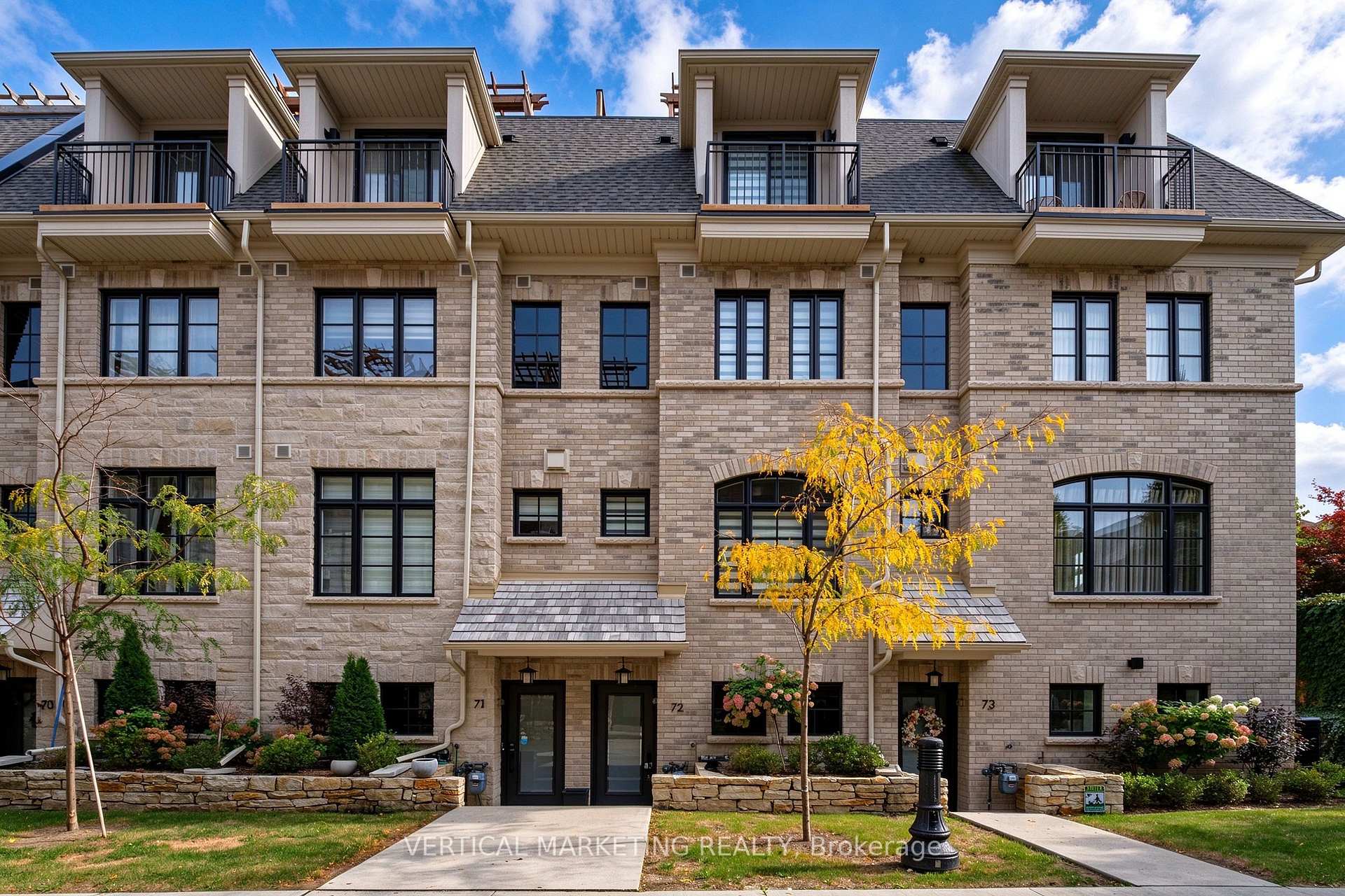 Photo 4 of Unit 72, 40 Lunar Crescent, Mississauga, Streetsville — HOMEH