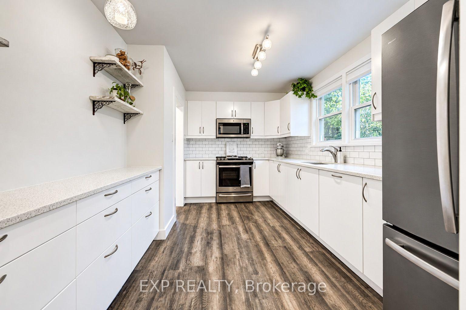 Photo 6 of 36 Crestwood Avenue, Kitchener, Uptown Waterloo/North Ward — HOMEH