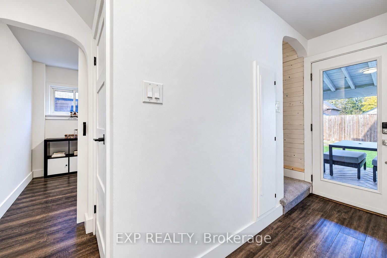 Photo 12 of 36 Crestwood Avenue, Kitchener, Uptown Waterloo/North Ward — HOMEH