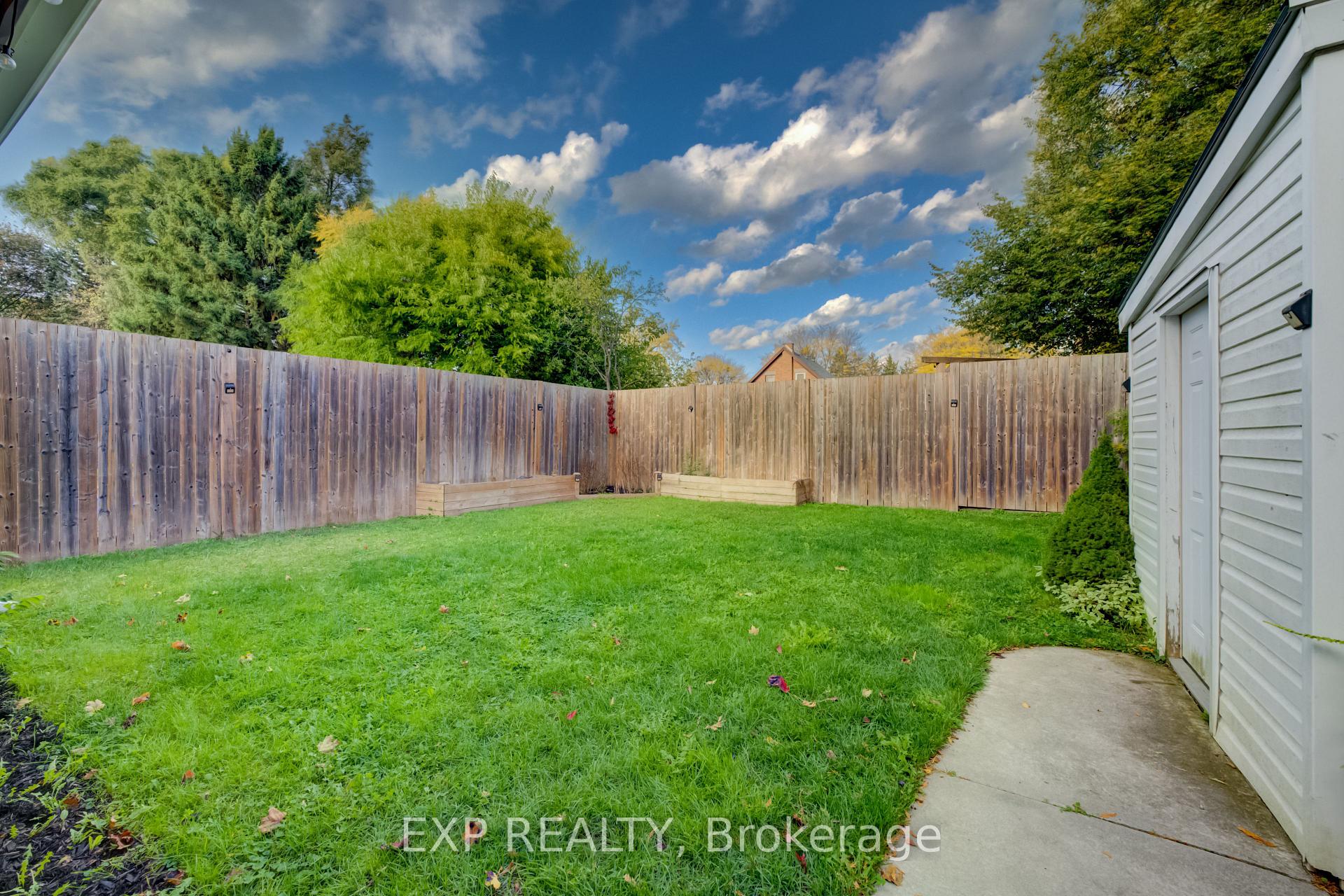 Photo 28 of 36 Crestwood Avenue, Kitchener, Uptown Waterloo/North Ward — HOMEH