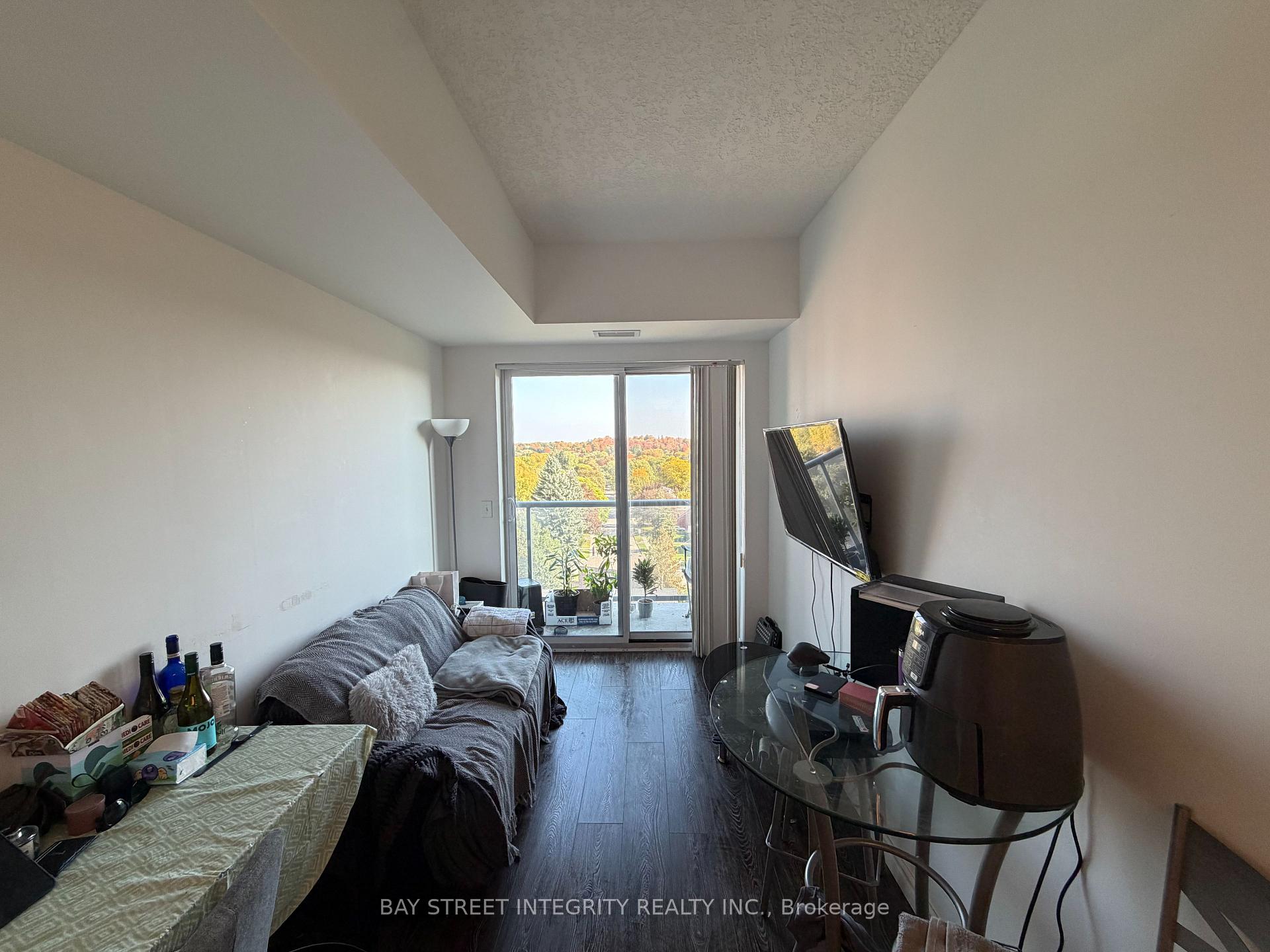 Photo 4 of 158 King Street, Waterloo, Downtown Waterloo — HOMEH