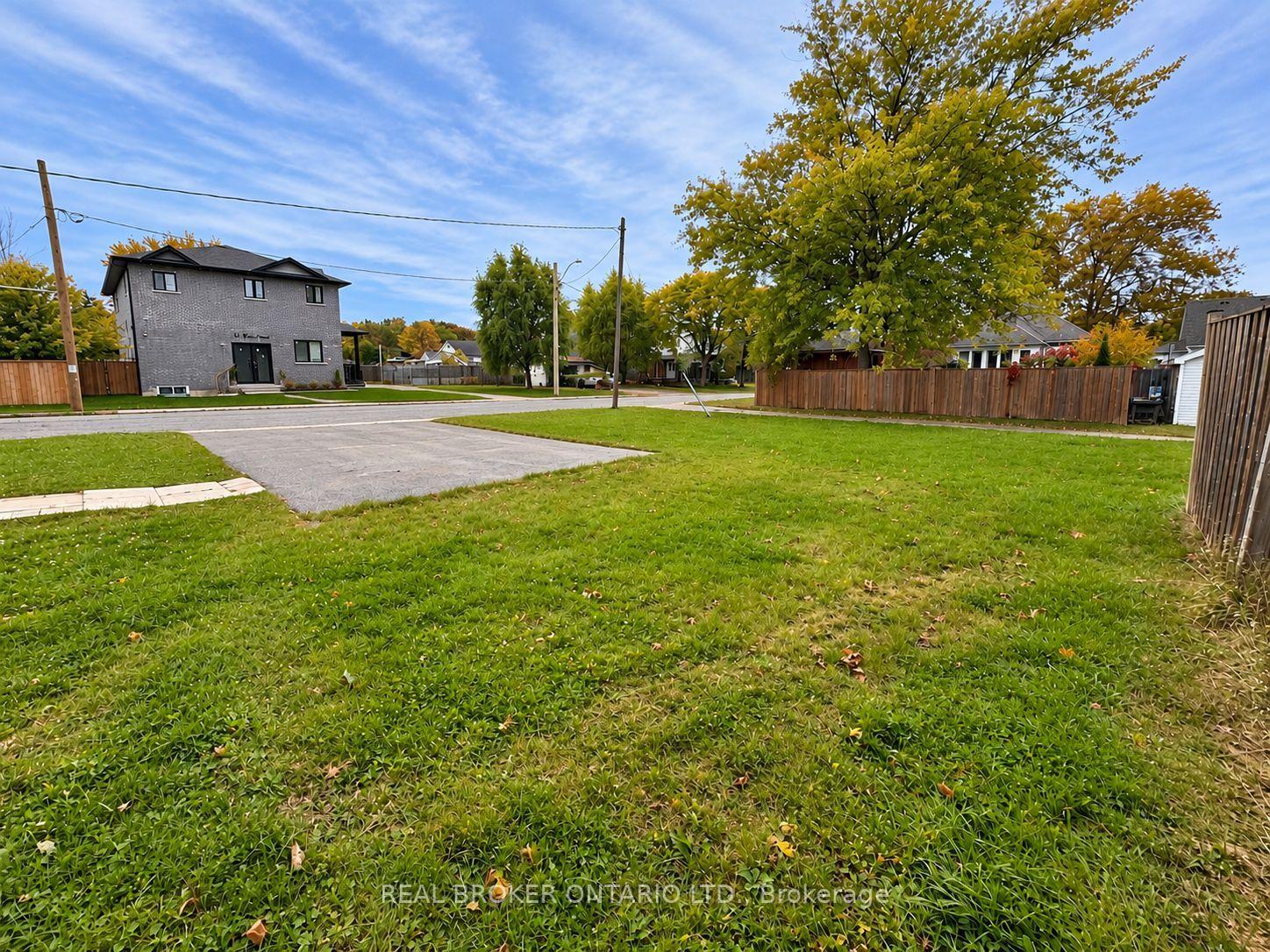 Photo 31 of Unit Unit B, 15 Keele Street, St. Catharines, Burleigh Hill — HOMEH
