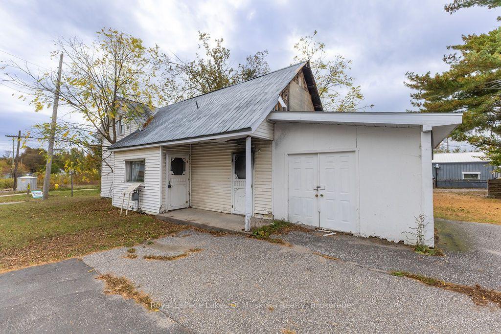 Photo 4 of 190 Phillip Street E, Gravenhurst, Muskoka (S) — HOMEH