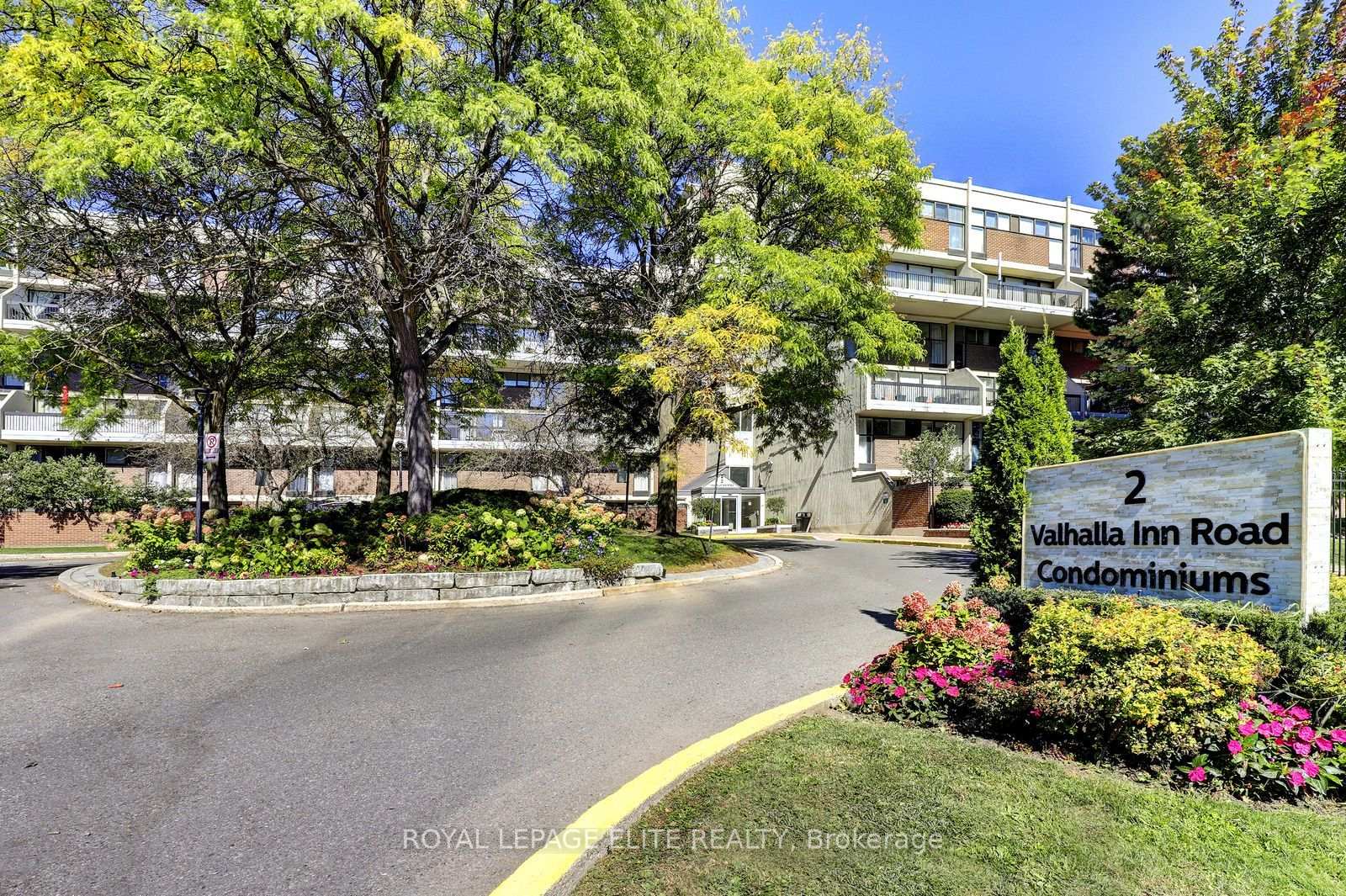 Photo 2 of Unit 250, 2 Valhalla Inn Road, Etobicoke, Islington-City Centre West — HOMEH