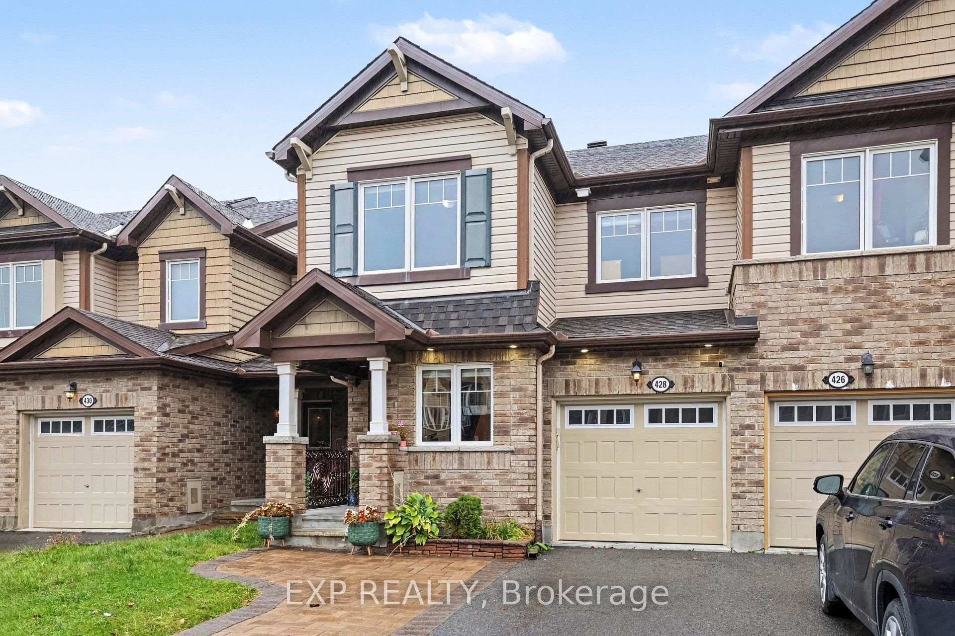 Photo 3 of 428 White Arctic Avenue, Ottawa, Barrhaven - Half Moon Bay — HOMEH