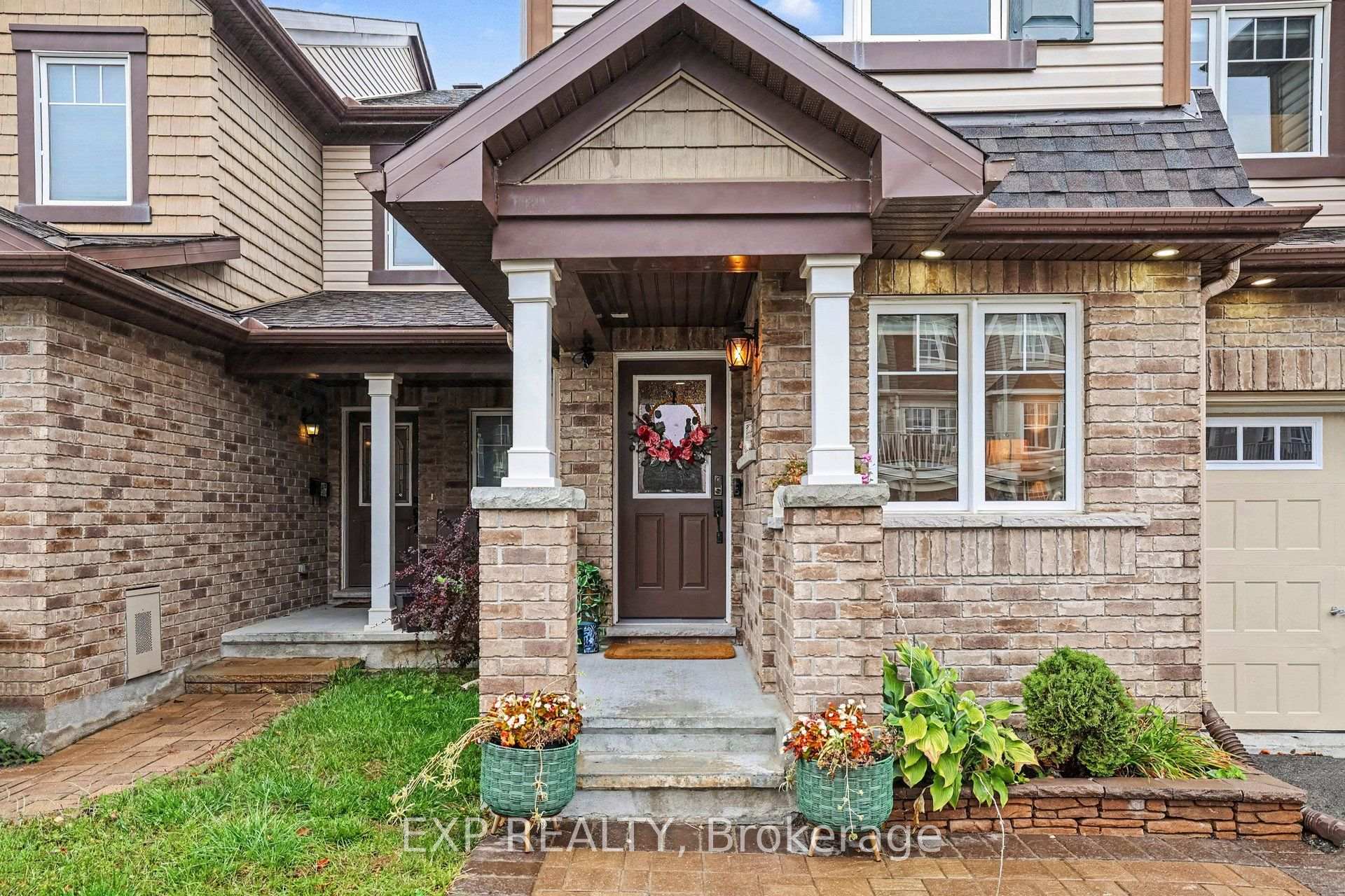 Photo 4 of 428 White Arctic Avenue, Ottawa, Barrhaven - Half Moon Bay — HOMEH