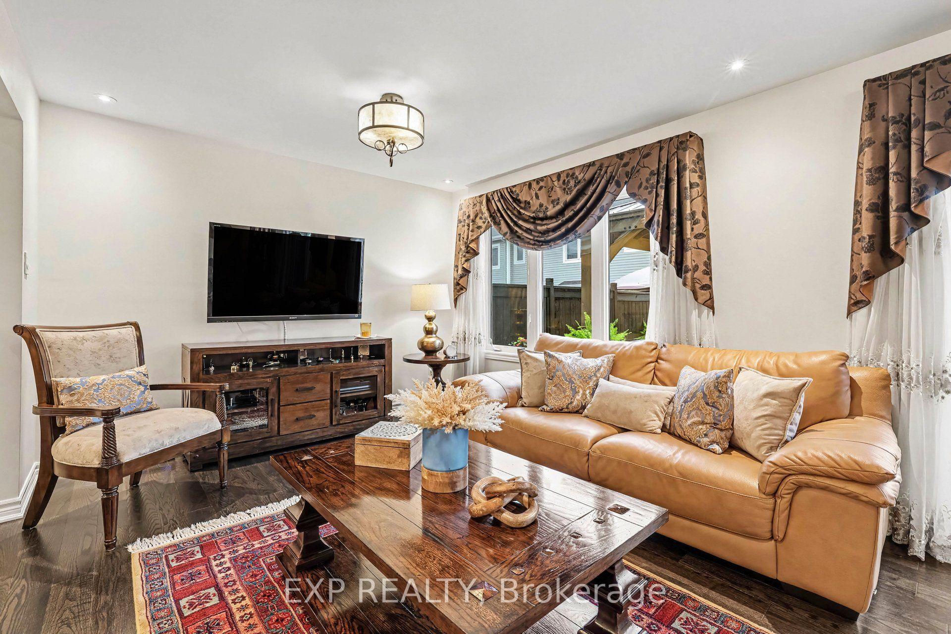 Photo 9 of 428 White Arctic Avenue, Ottawa, Barrhaven - Half Moon Bay — HOMEH