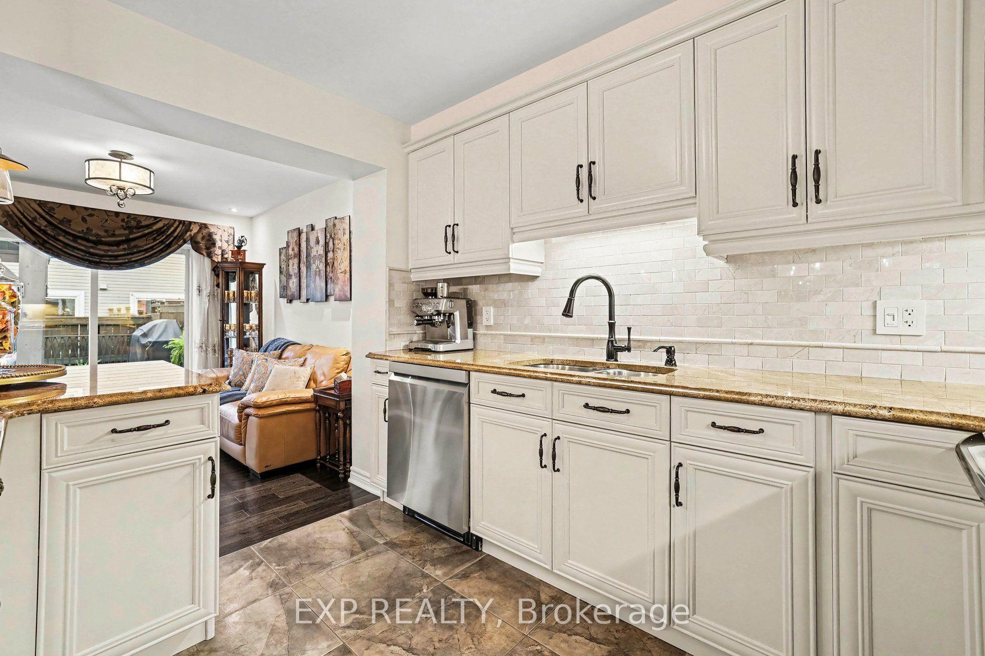 Photo 12 of 428 White Arctic Avenue, Ottawa, Barrhaven - Half Moon Bay — HOMEH