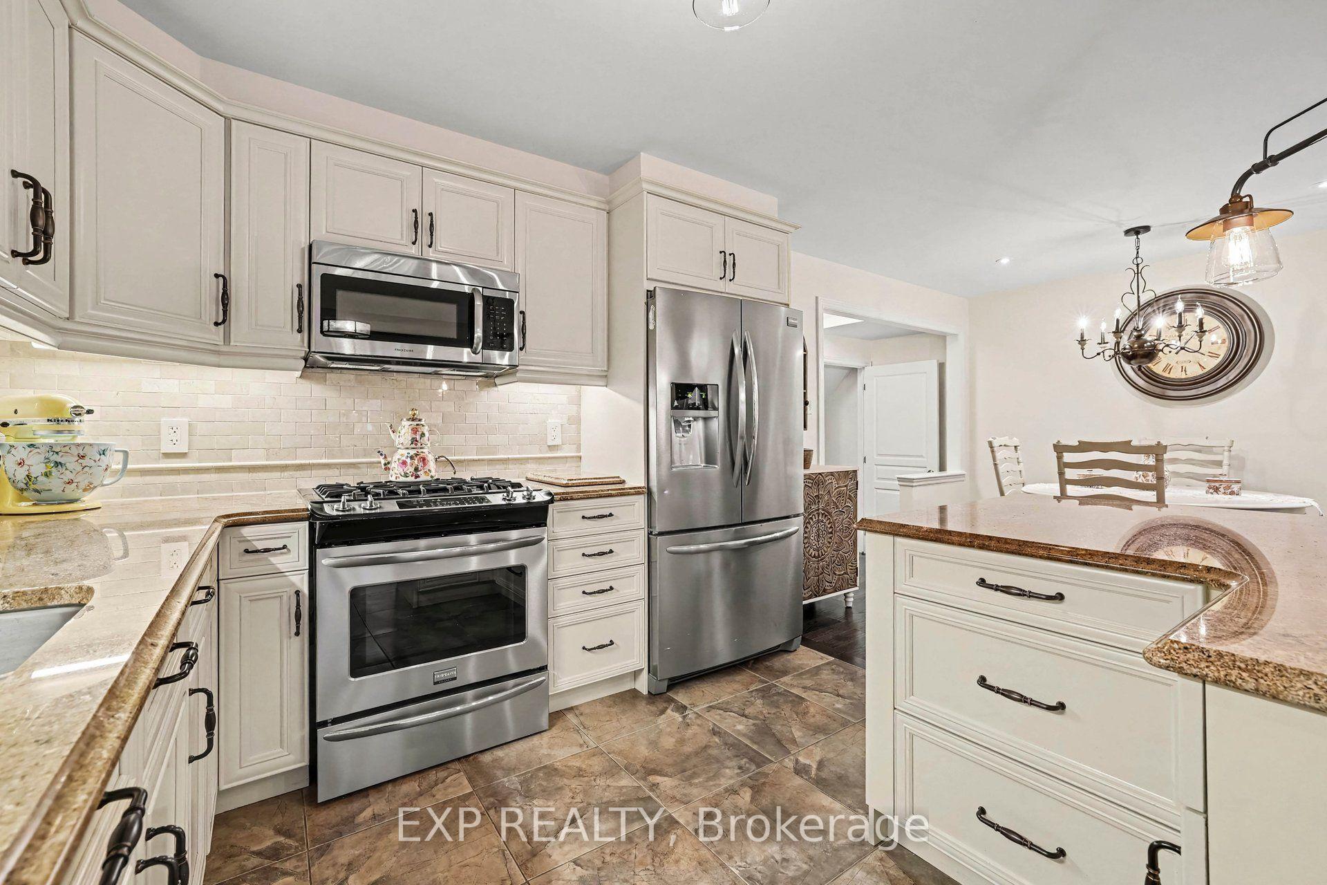 Photo 13 of 428 White Arctic Avenue, Ottawa, Barrhaven - Half Moon Bay — HOMEH