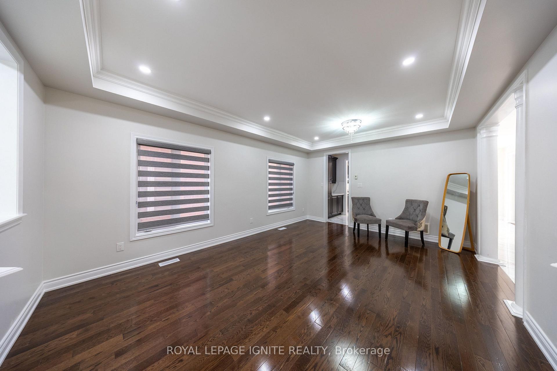 Photo 7 of 96 Maverick Crescent, Vaughan, Patterson — HOMEH