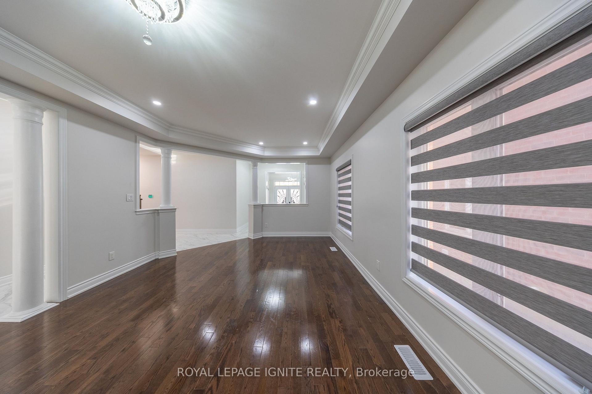 Photo 16 of 96 Maverick Crescent, Vaughan, Patterson — HOMEH