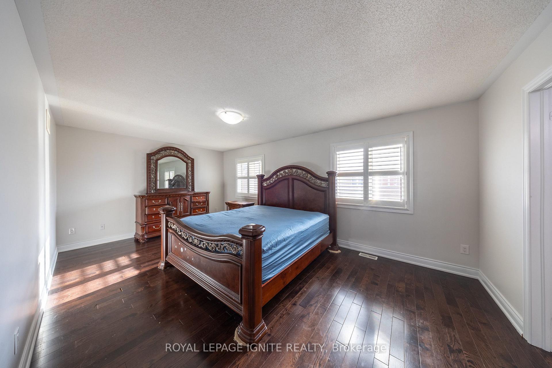 Photo 22 of 96 Maverick Crescent, Vaughan, Patterson — HOMEH