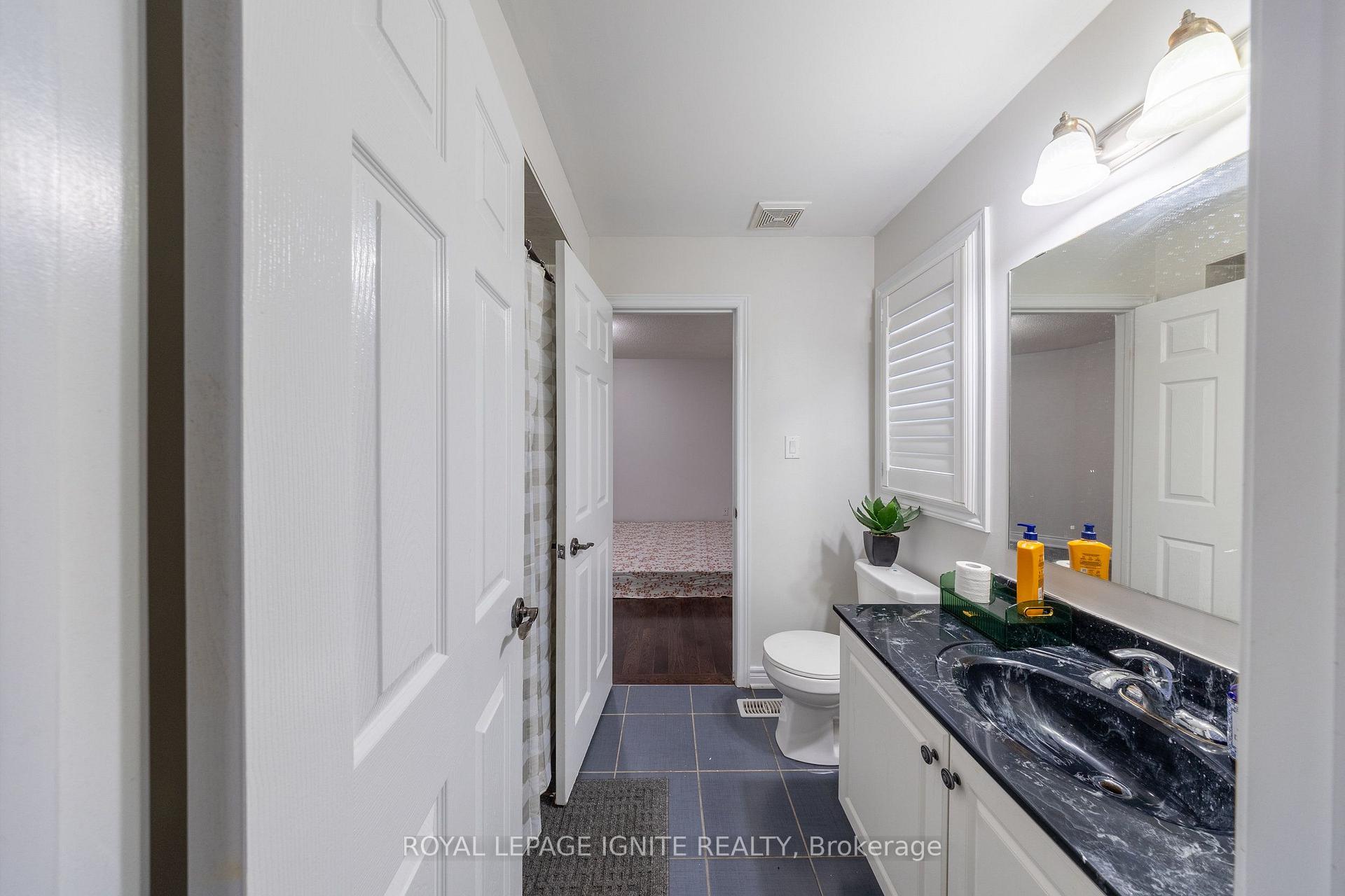 Photo 25 of 96 Maverick Crescent, Vaughan, Patterson — HOMEH