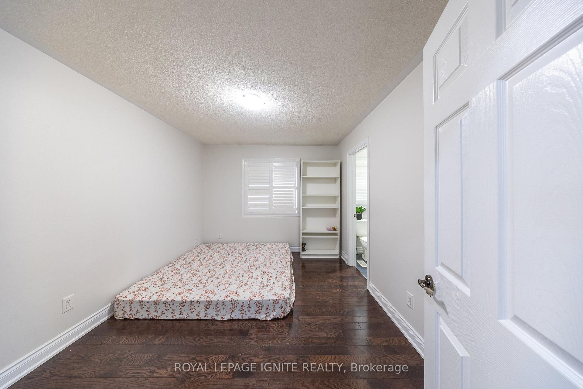 Photo 26 of 96 Maverick Crescent, Vaughan, Patterson — HOMEH