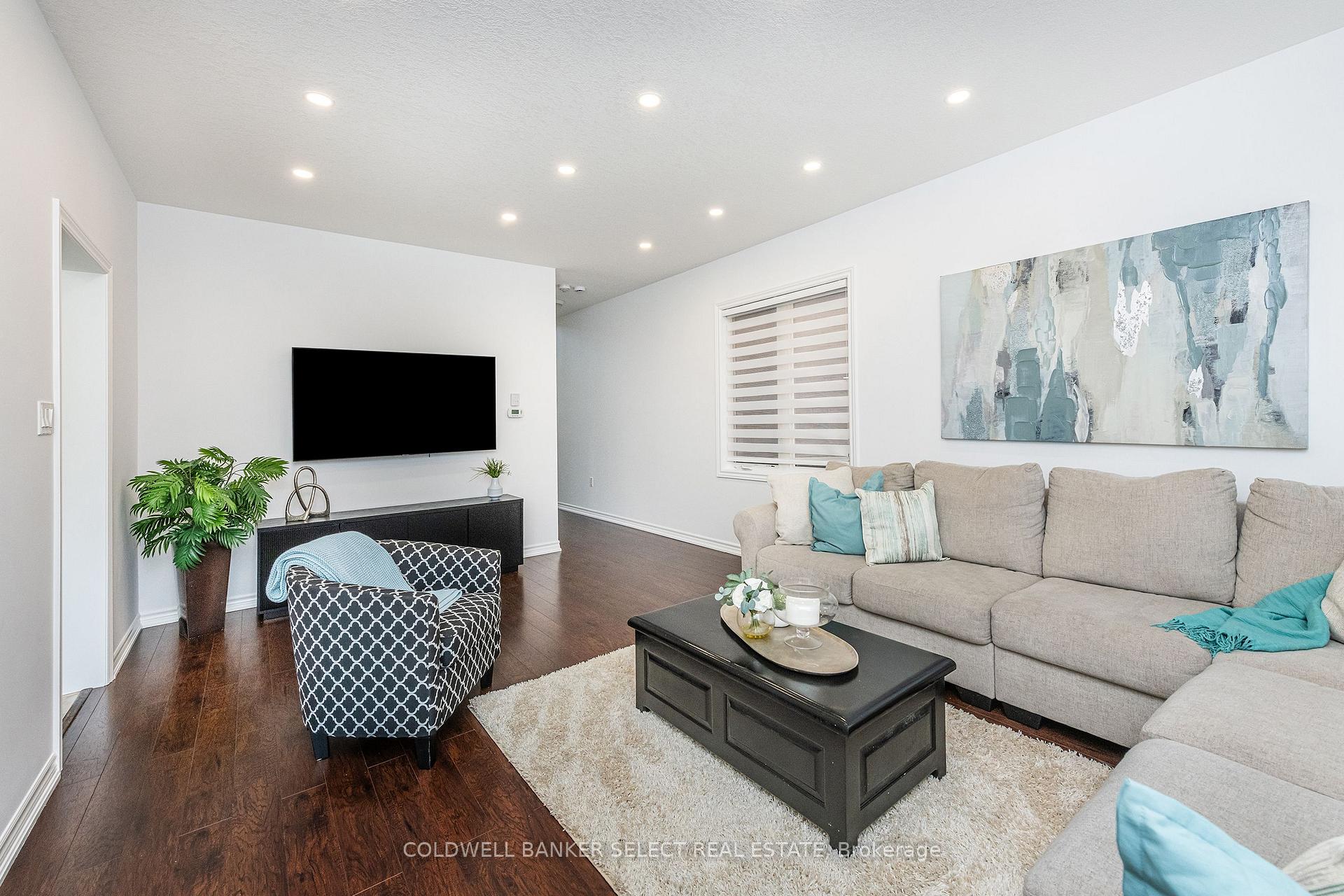 Photo 9 of 45 Holt Drive, New Tecumseth, Alliston — HOMEH