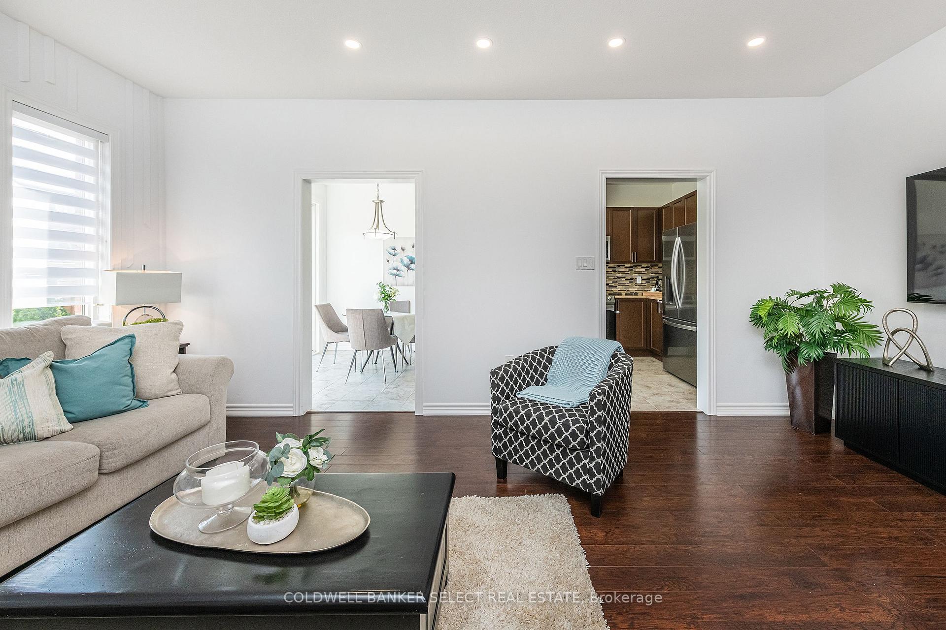 Photo 12 of 45 Holt Drive, New Tecumseth, Alliston — HOMEH
