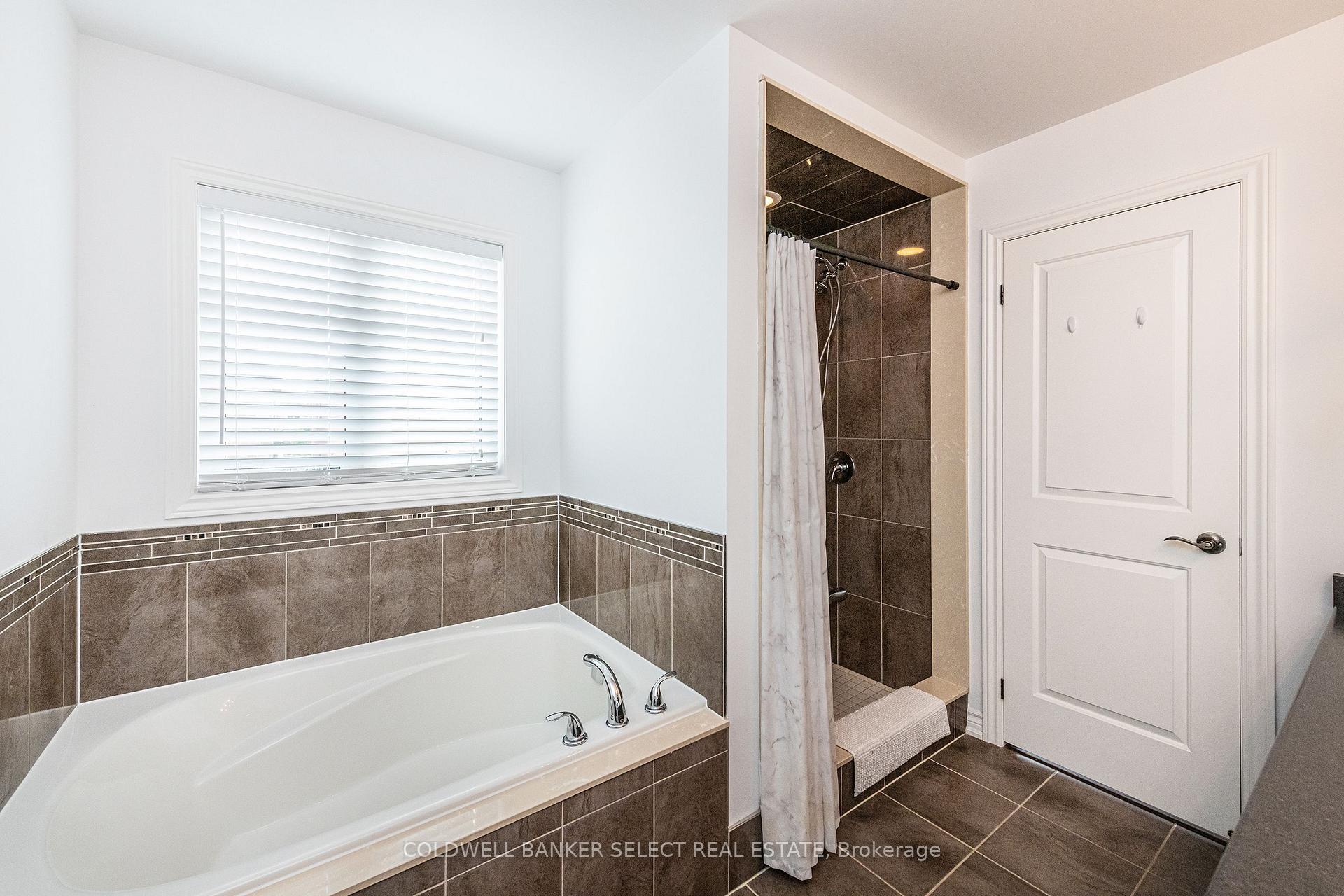 Photo 25 of 45 Holt Drive, New Tecumseth, Alliston — HOMEH