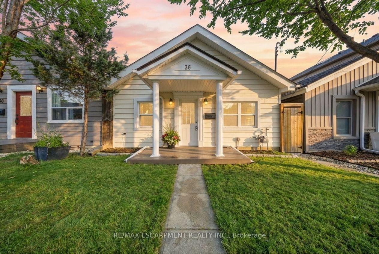 Photo of 36 Queensdale Avenue W