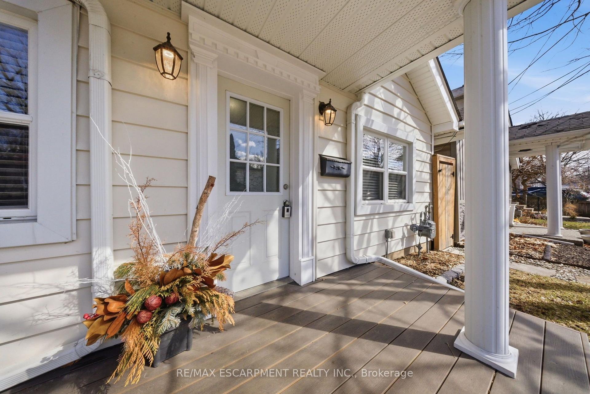 Photo 3 of 36 Queensdale Avenue W, Hamilton, Southam — HOMEH