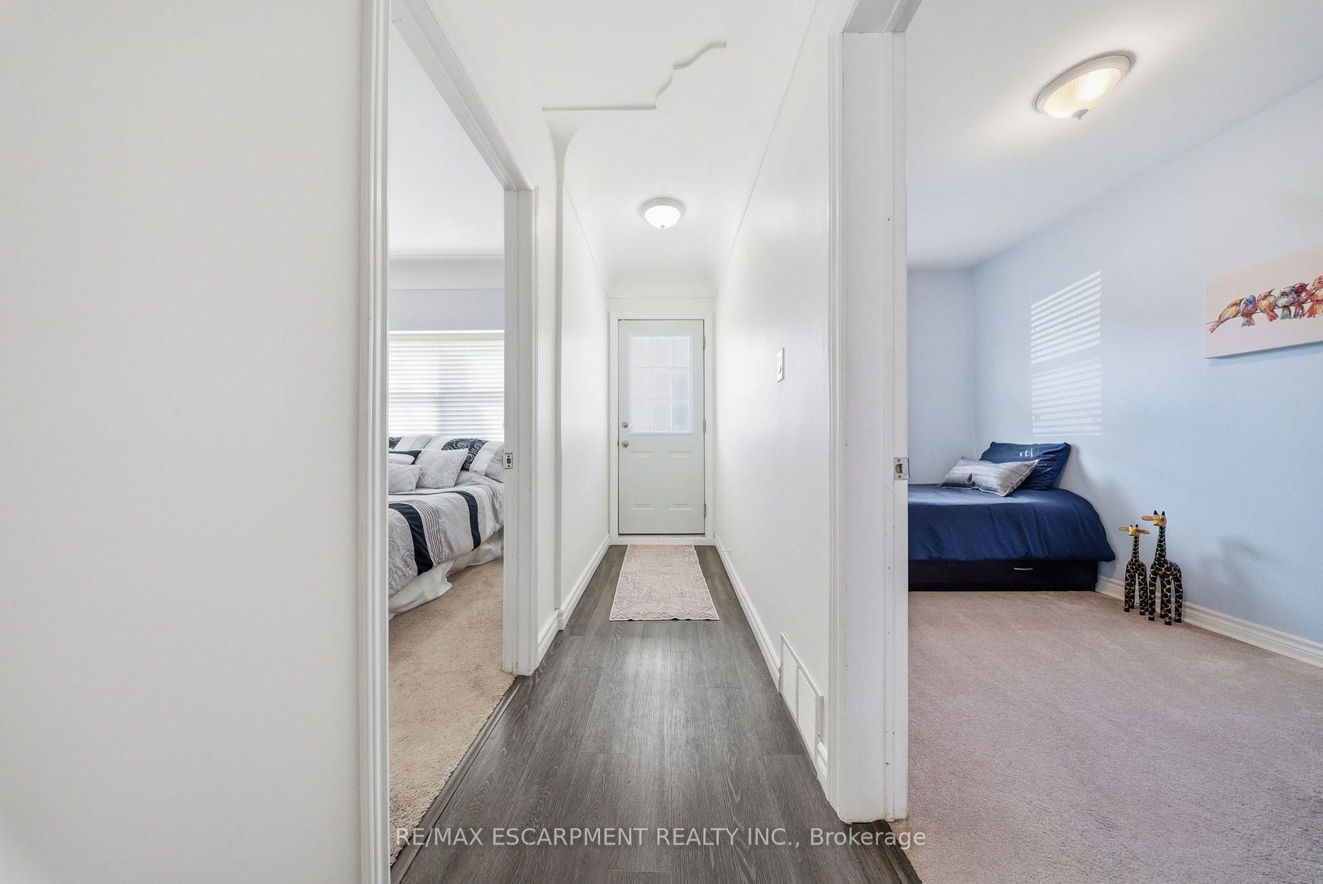 Photo 4 of 36 Queensdale Avenue W, Hamilton, Southam — HOMEH
