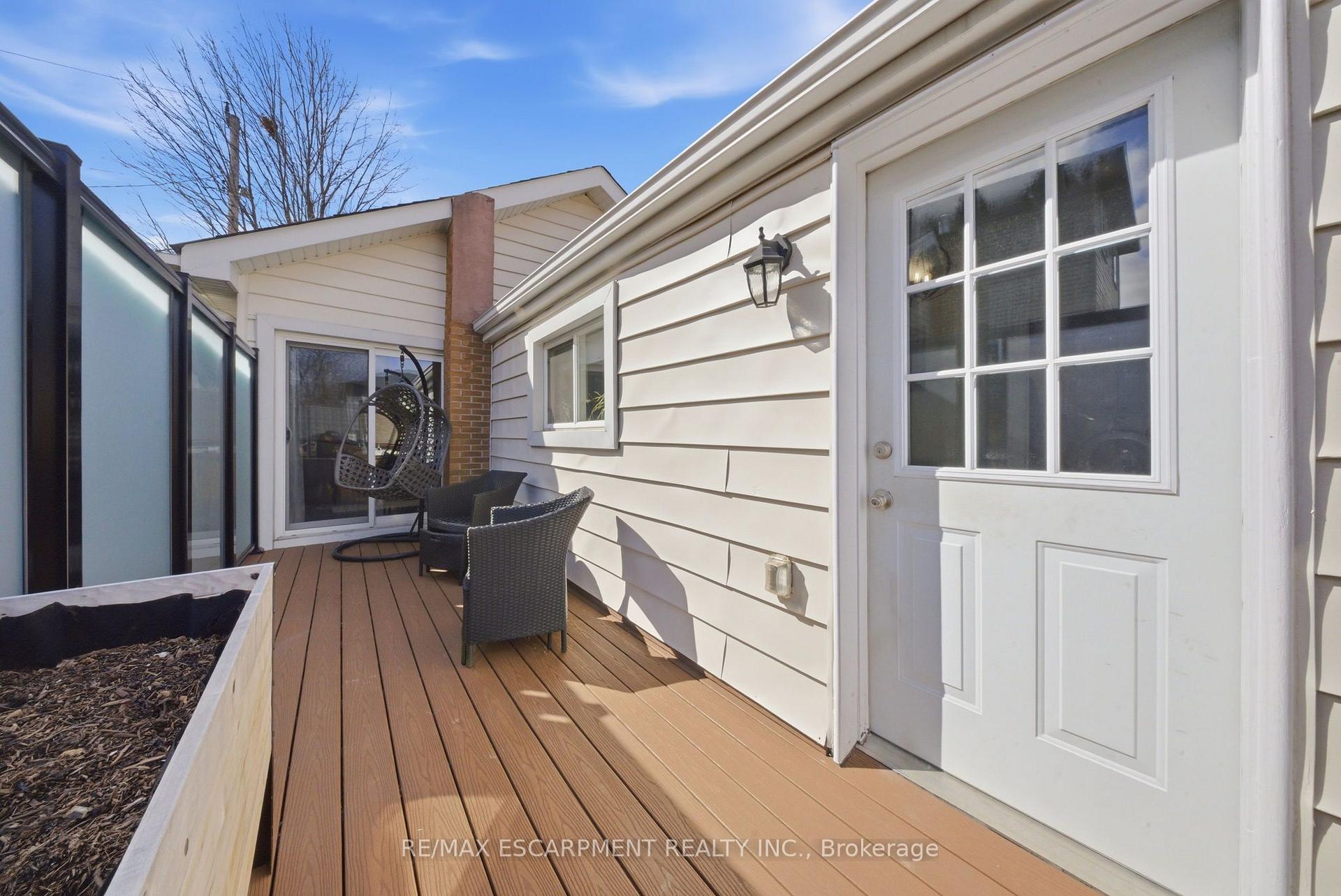 Photo 18 of 36 Queensdale Avenue W, Hamilton, Southam — HOMEH