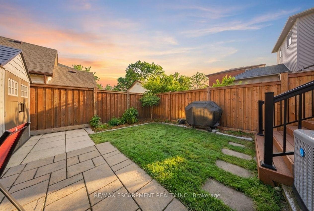Photo 21 of 36 Queensdale Avenue W, Hamilton, Southam — HOMEH