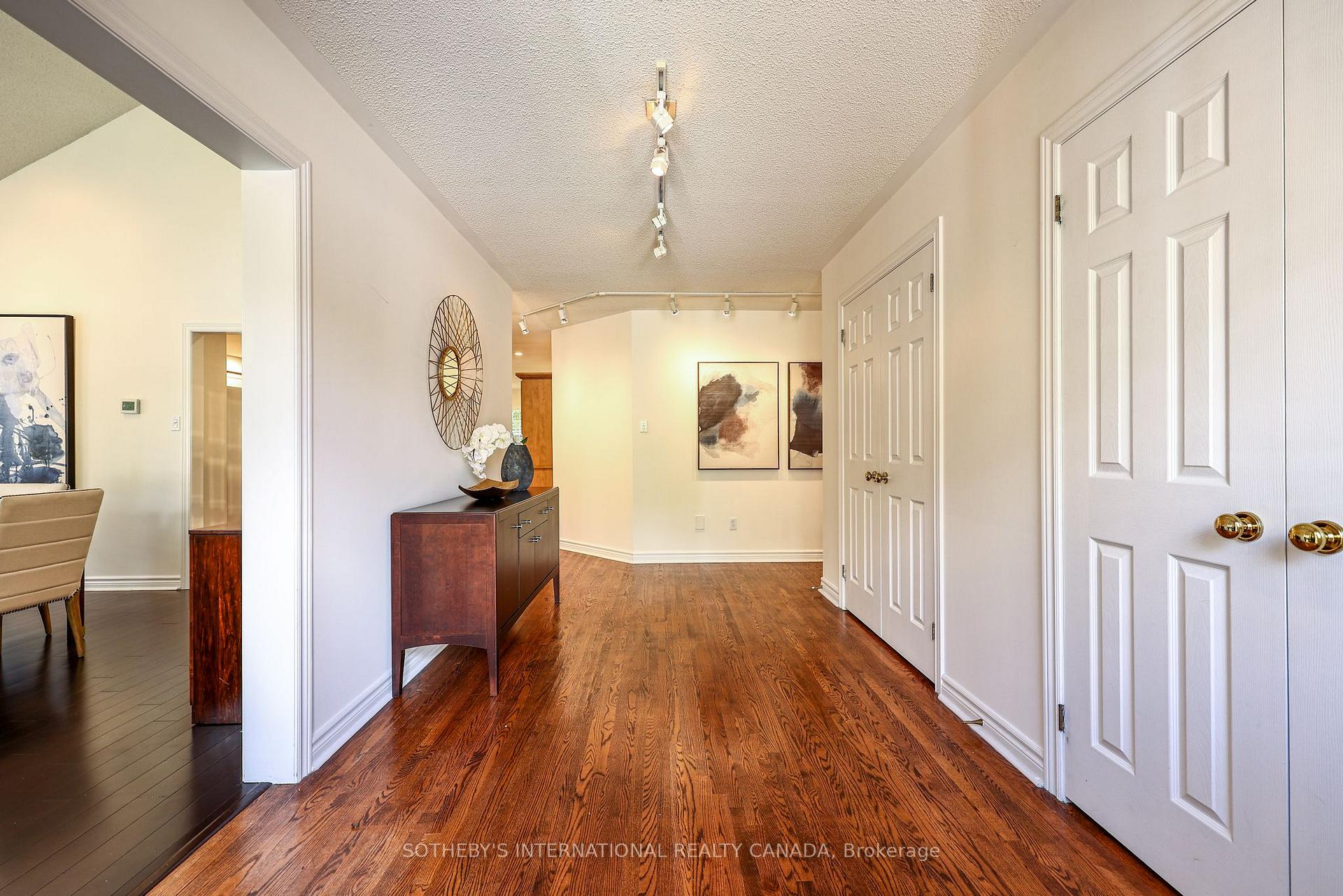 Photo 4 of 33 Captain Armstrong Lane, Markham, Sherwood-Amberglen — HOMEH