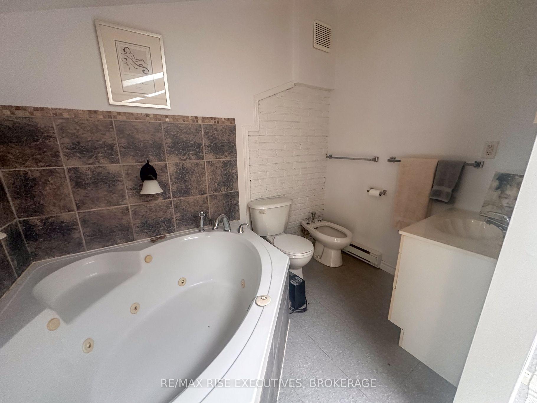 Photo 2 of 7537 County Rd 2, Greater Napanee, Greater Napanee — HOMEH