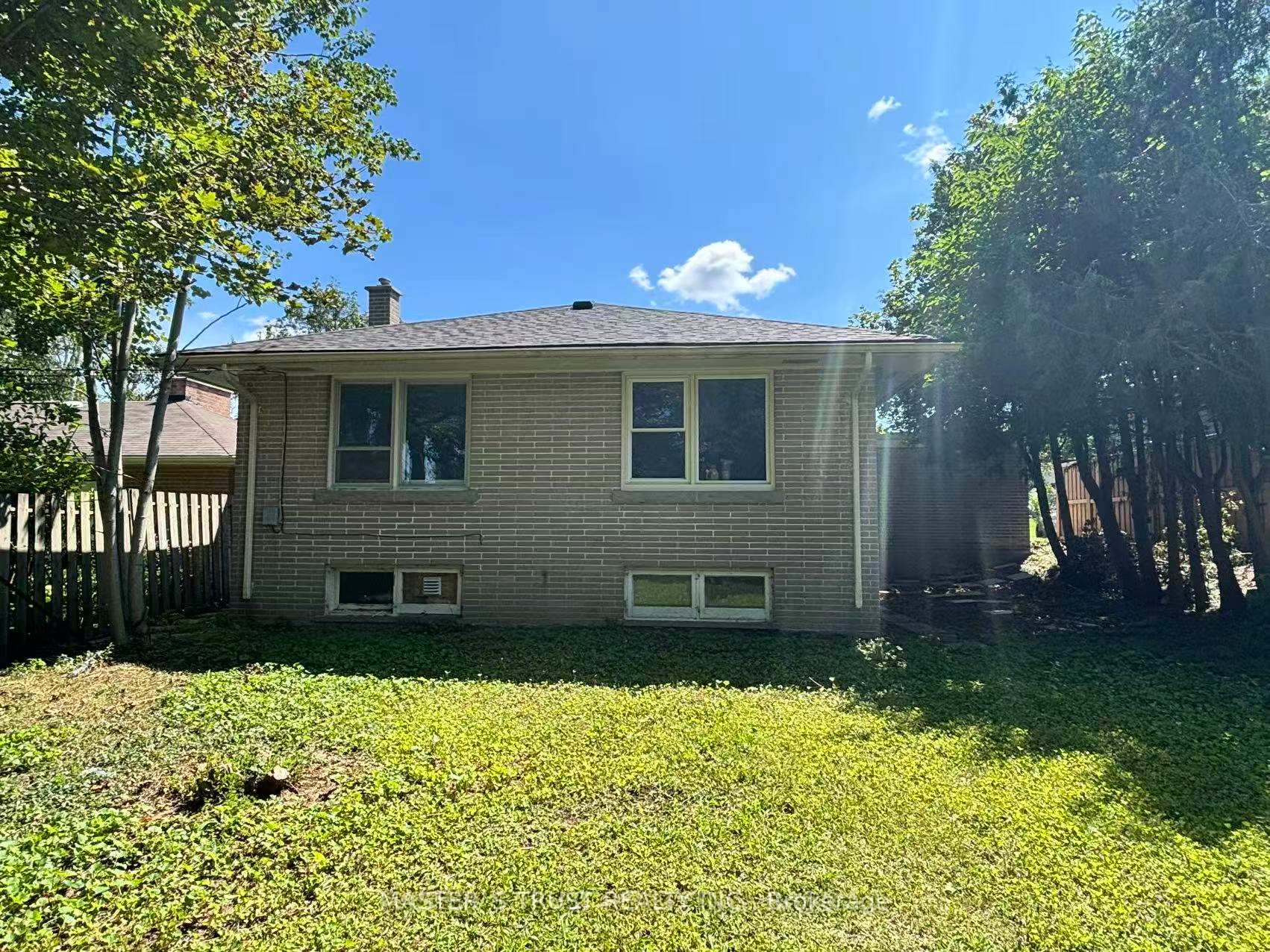 Photo 2 of 62 Melrose Avenue, Barrie, Codrington — HOMEH
