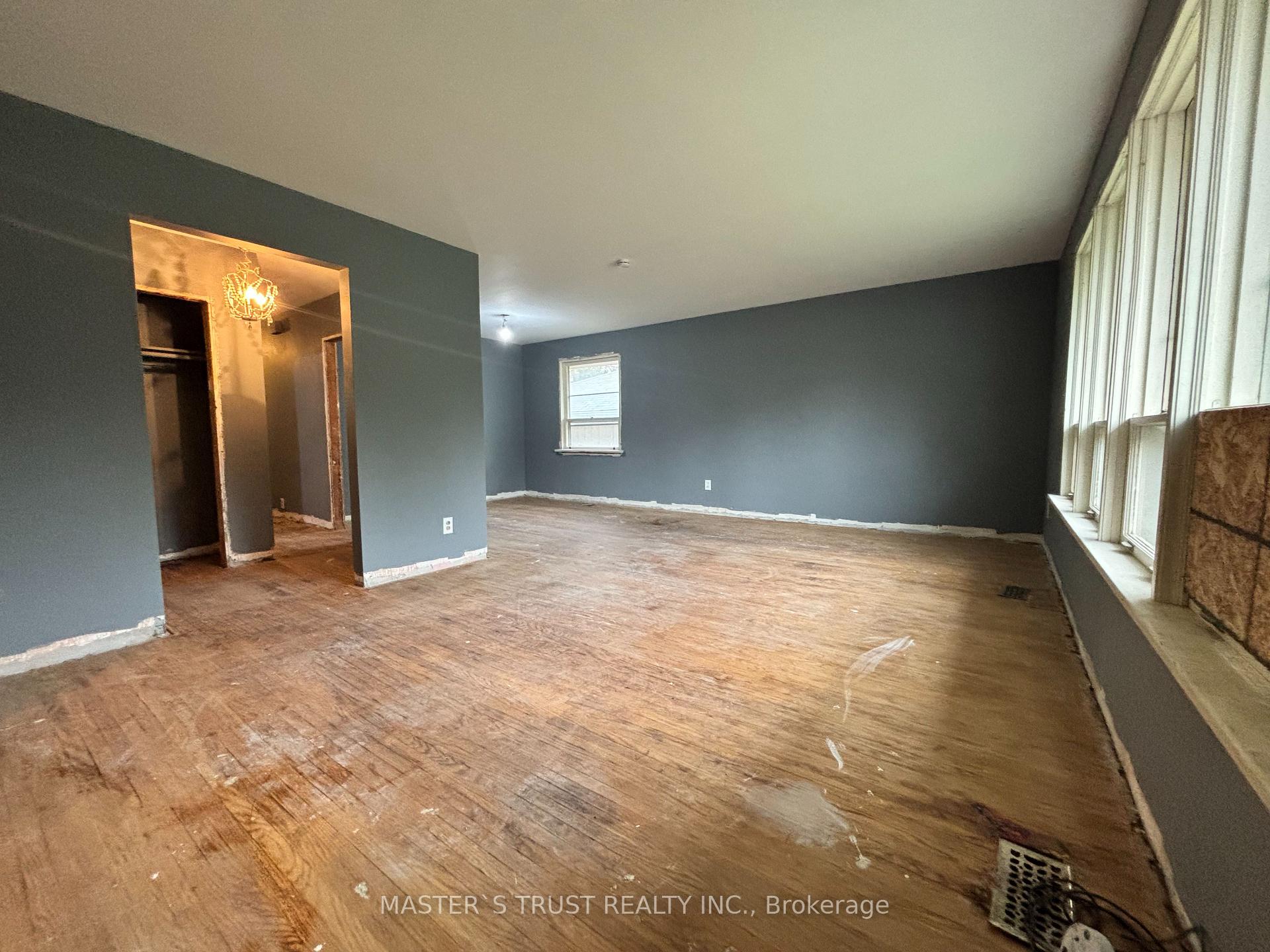 Photo 6 of 62 Melrose Avenue, Barrie, Codrington — HOMEH